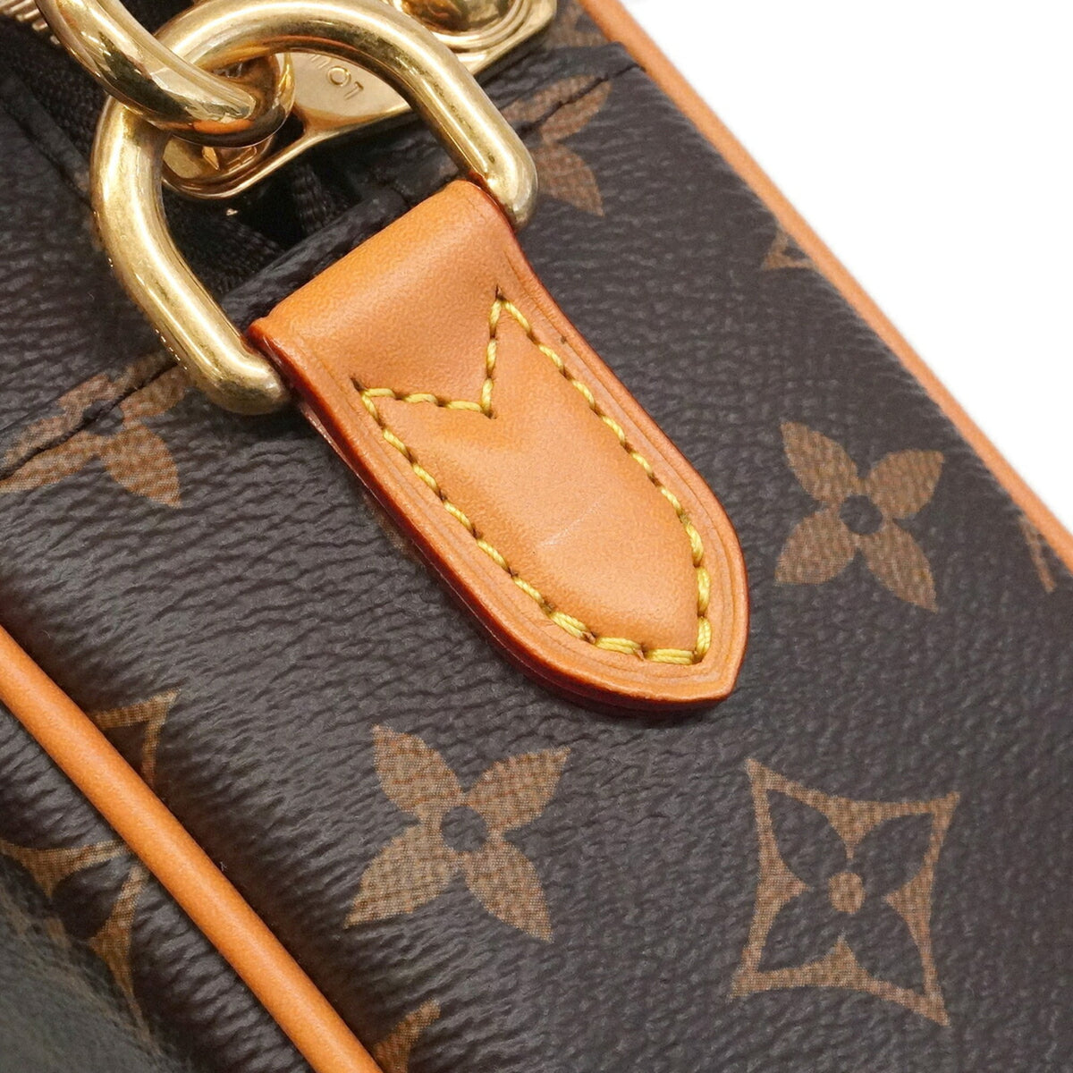Louis Vuitton Brown Shoulder Bag (Pre-Owned)