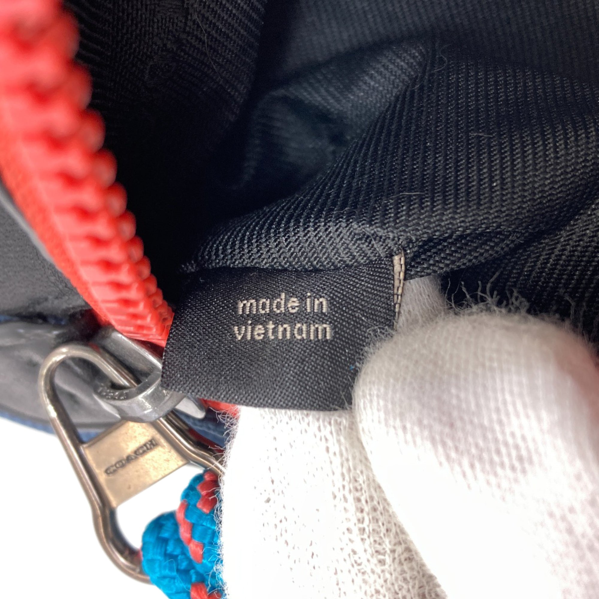 Coach Blue Leather Sling Bag (Pre-Owned)