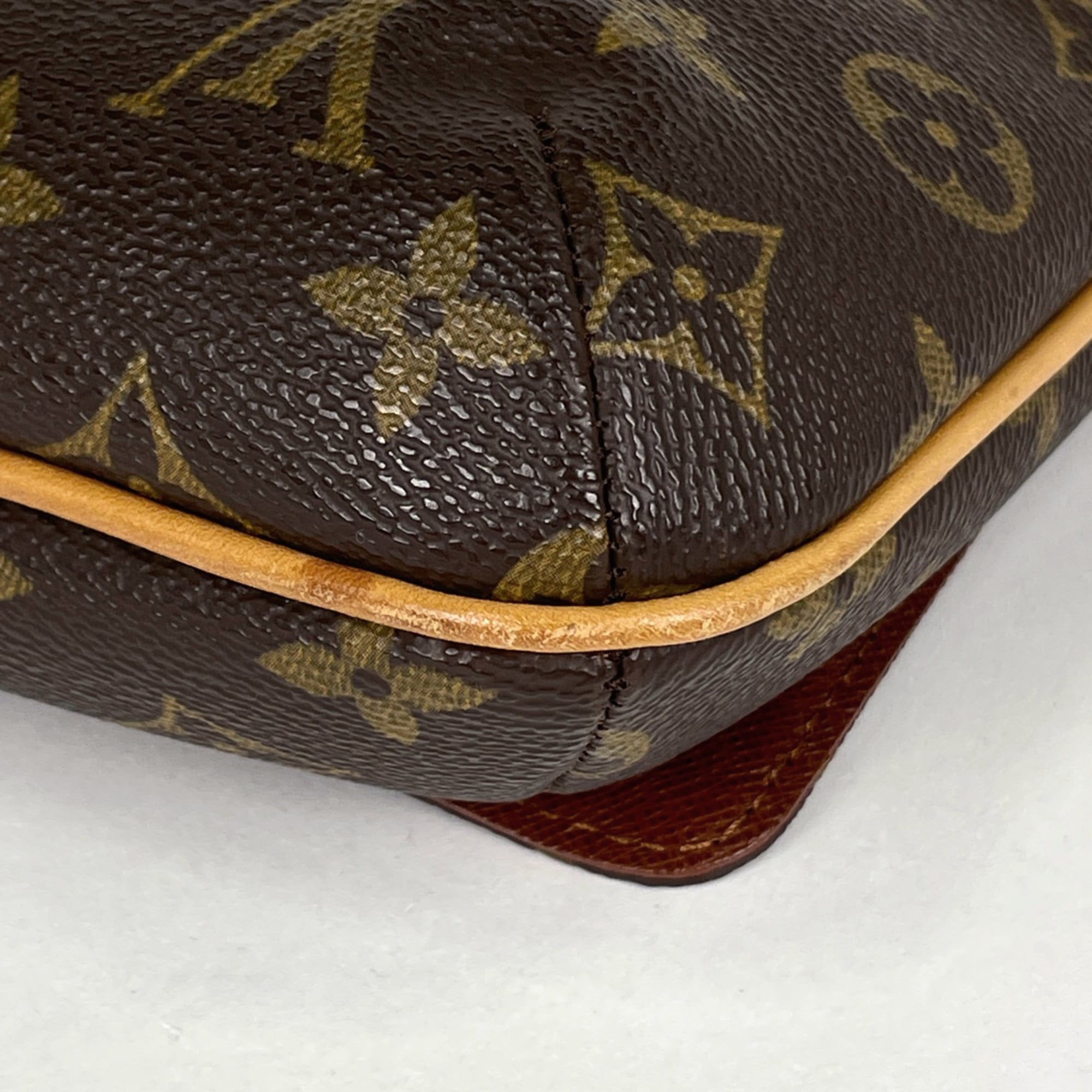 Louis Vuitton Brown Monogram Monogram Shoulder Bag (Pre-Owned)