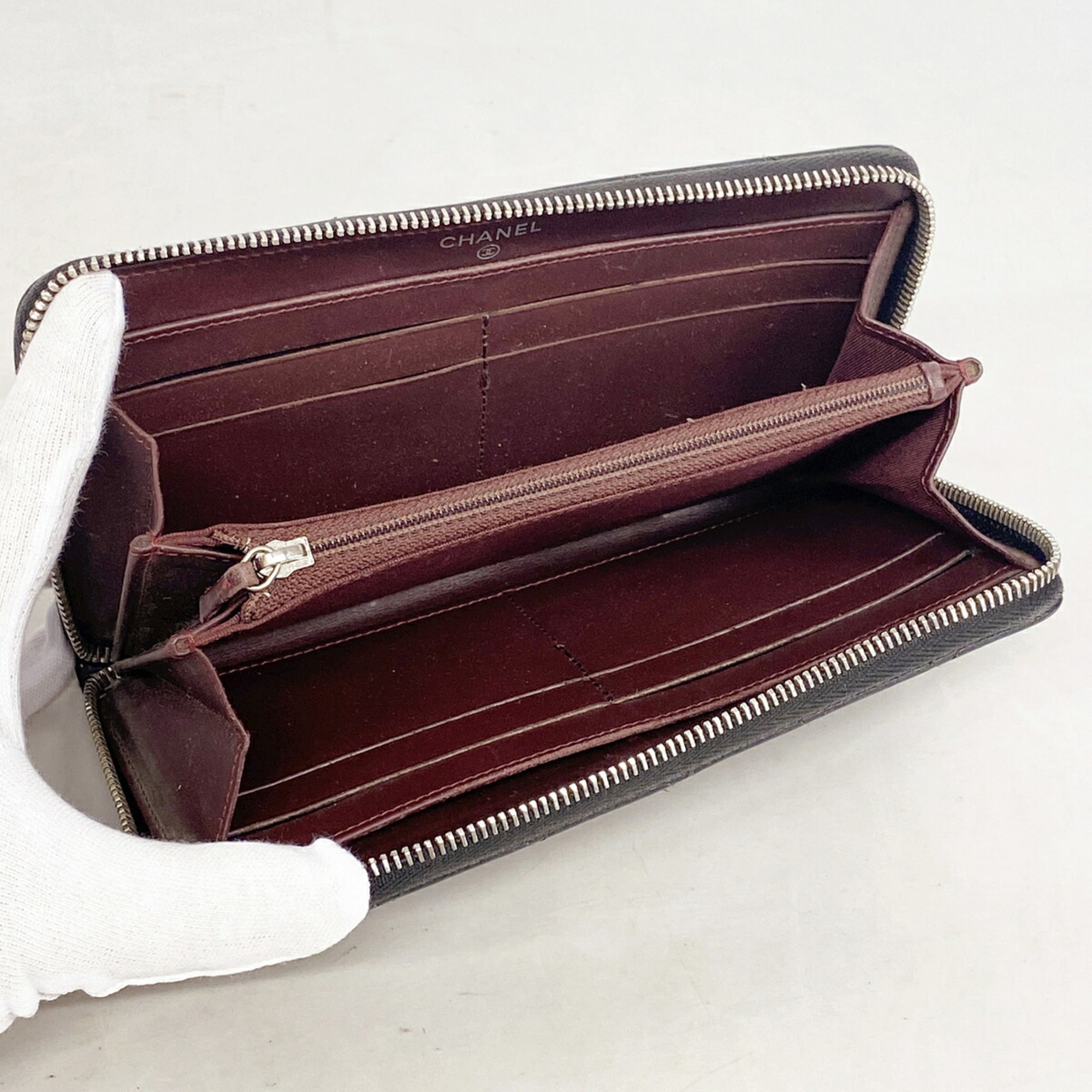 Chanel Black Grained Calfskin Long Wallet (Bi-Fold) (Pre-Owned)