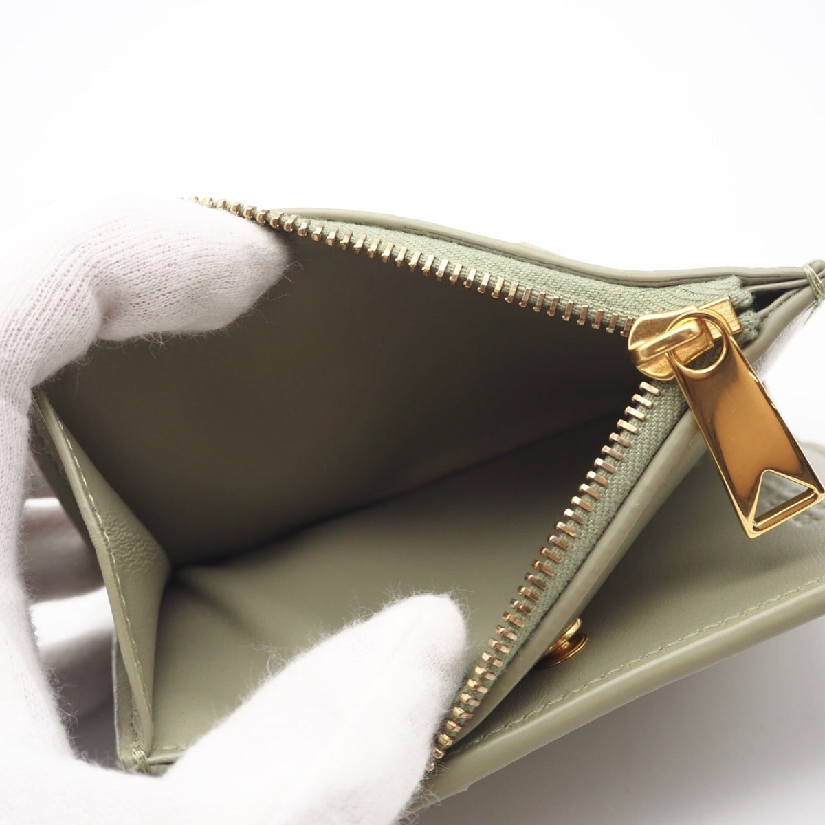 Bottega Veneta Beige Leather Wallet (Bi-Fold) (Pre-Owned)