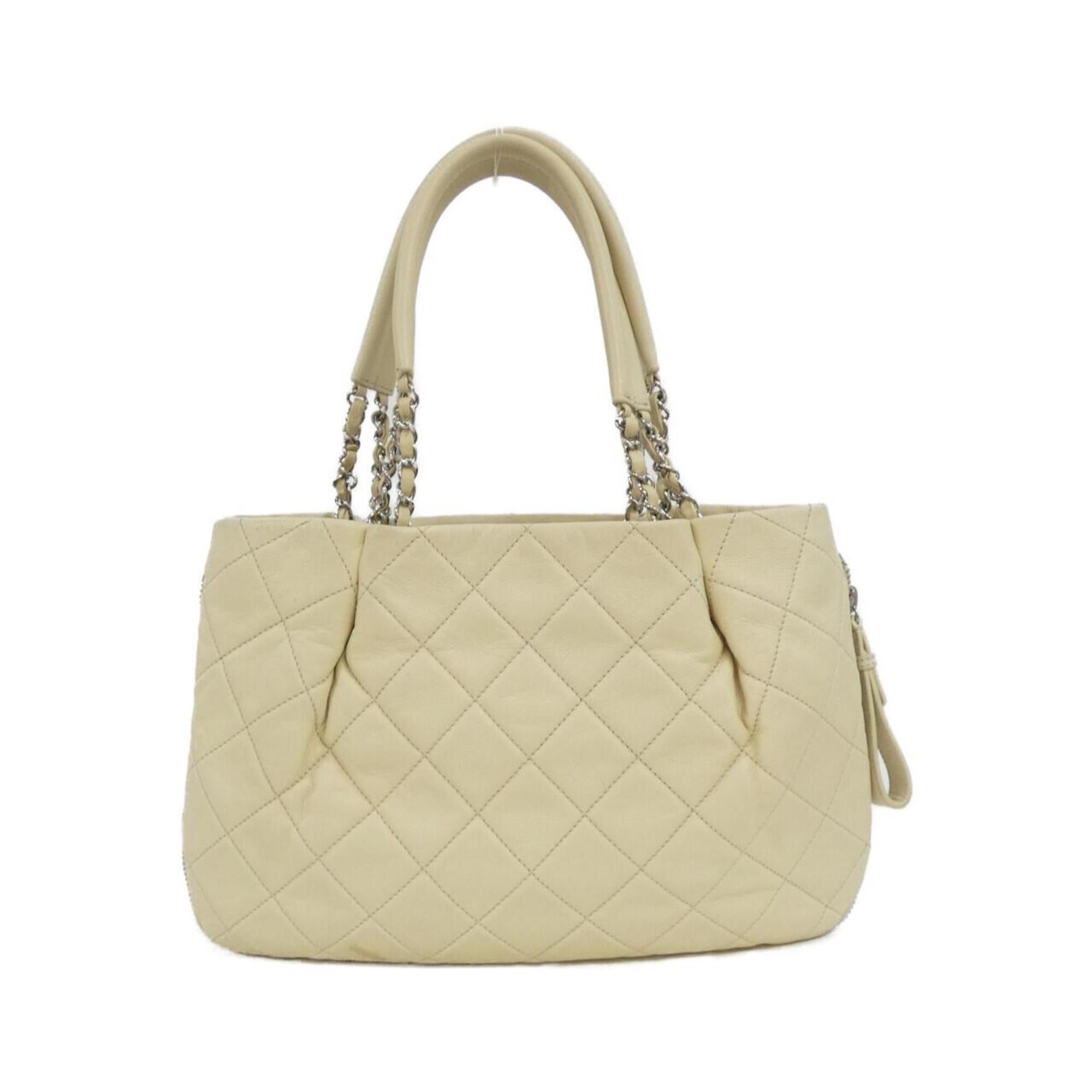 Chanel Ivory Ivory Handbag (Pre-Owned)
