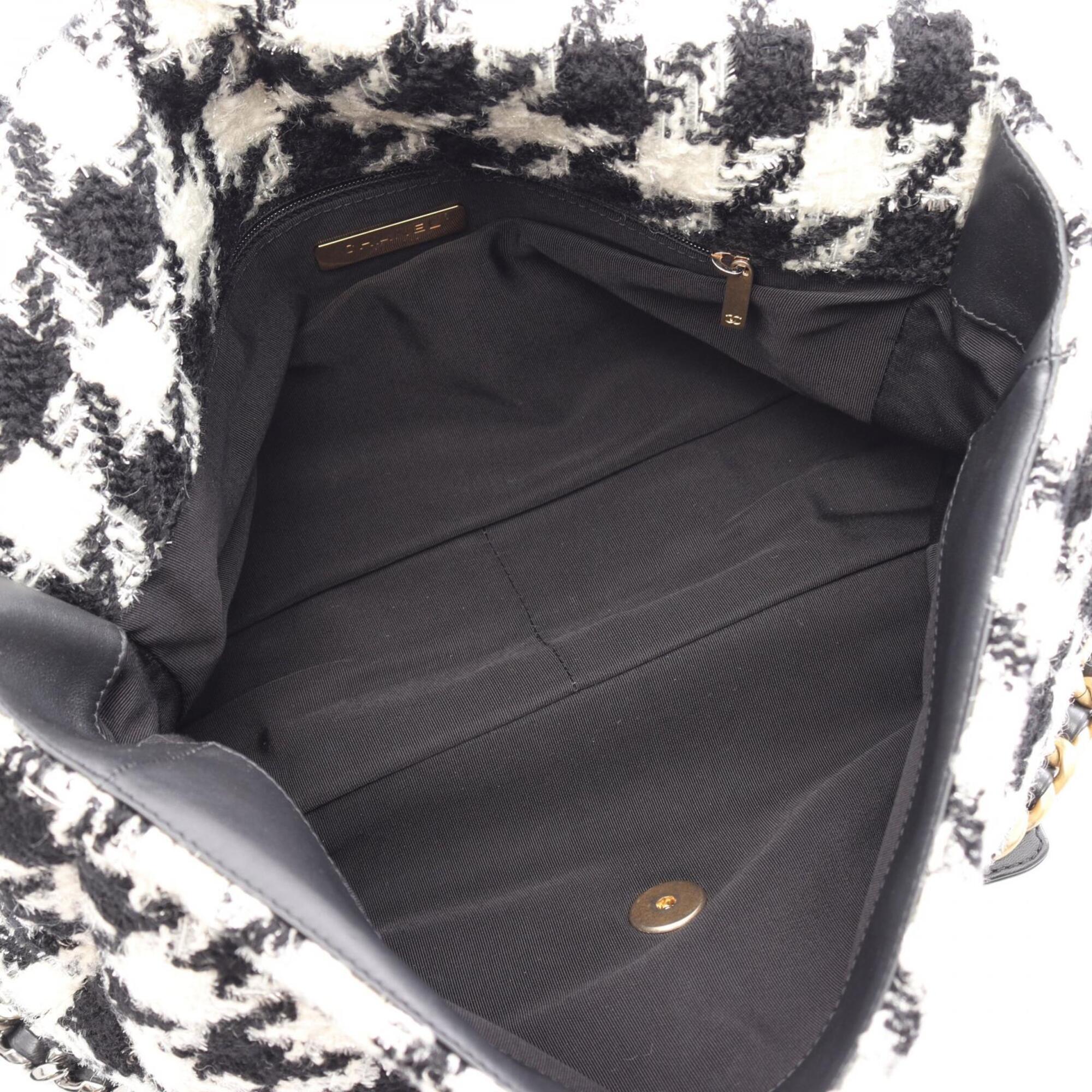 Chanel Black White Fabric Leather Handbag Shoulder Bag (Pre-Owned)