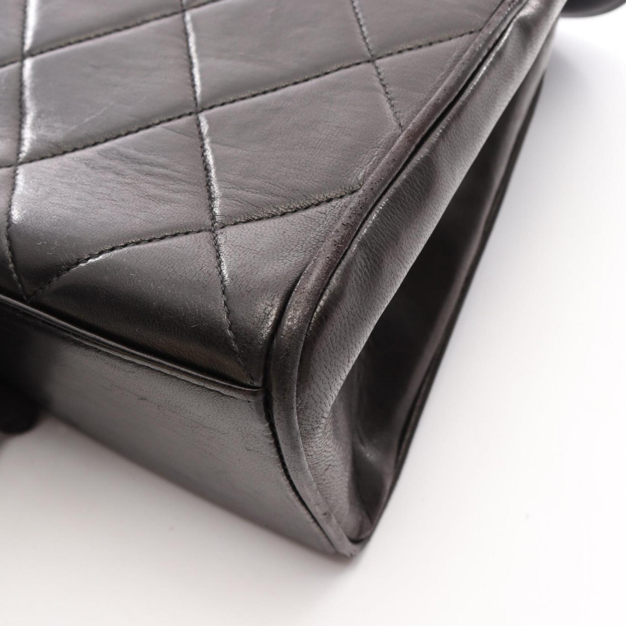 Chanel Black Leather Handbag (Pre-Owned)