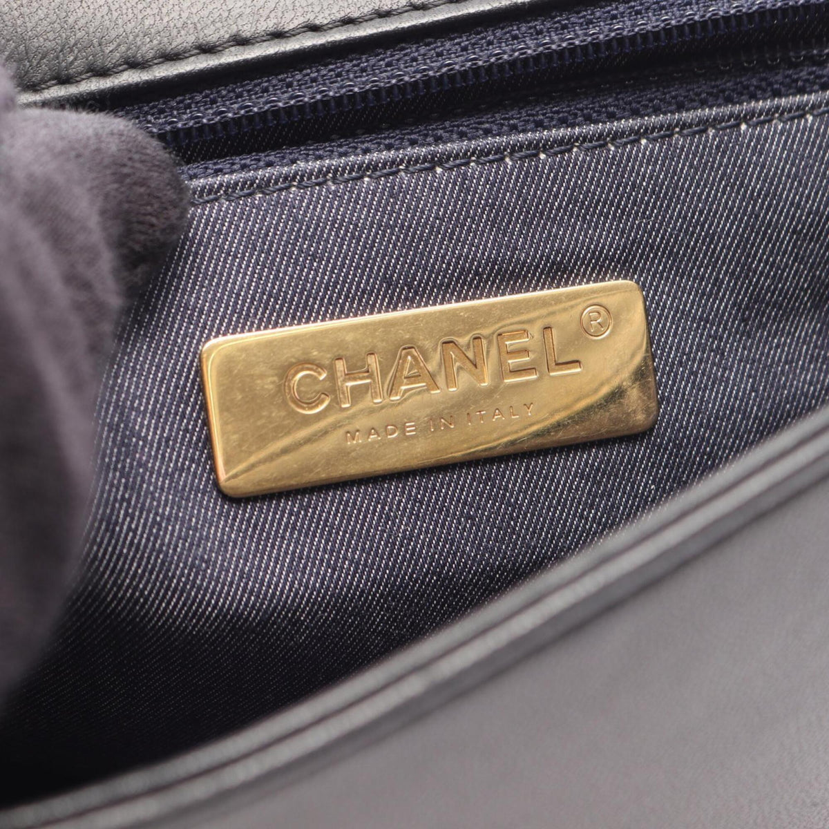 Chanel Black Leather Handbag Shoulder Bag (Pre-Owned)