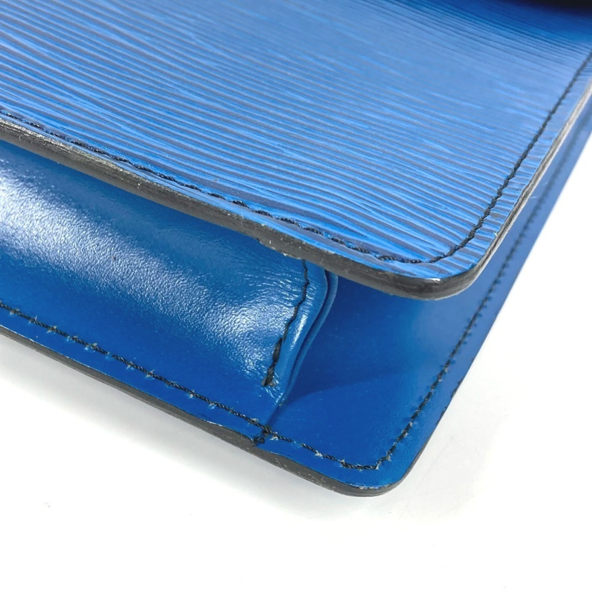 Louis Vuitton Blue Toledo Blue Epi Leather Clutch Bag (Pre-Owned)