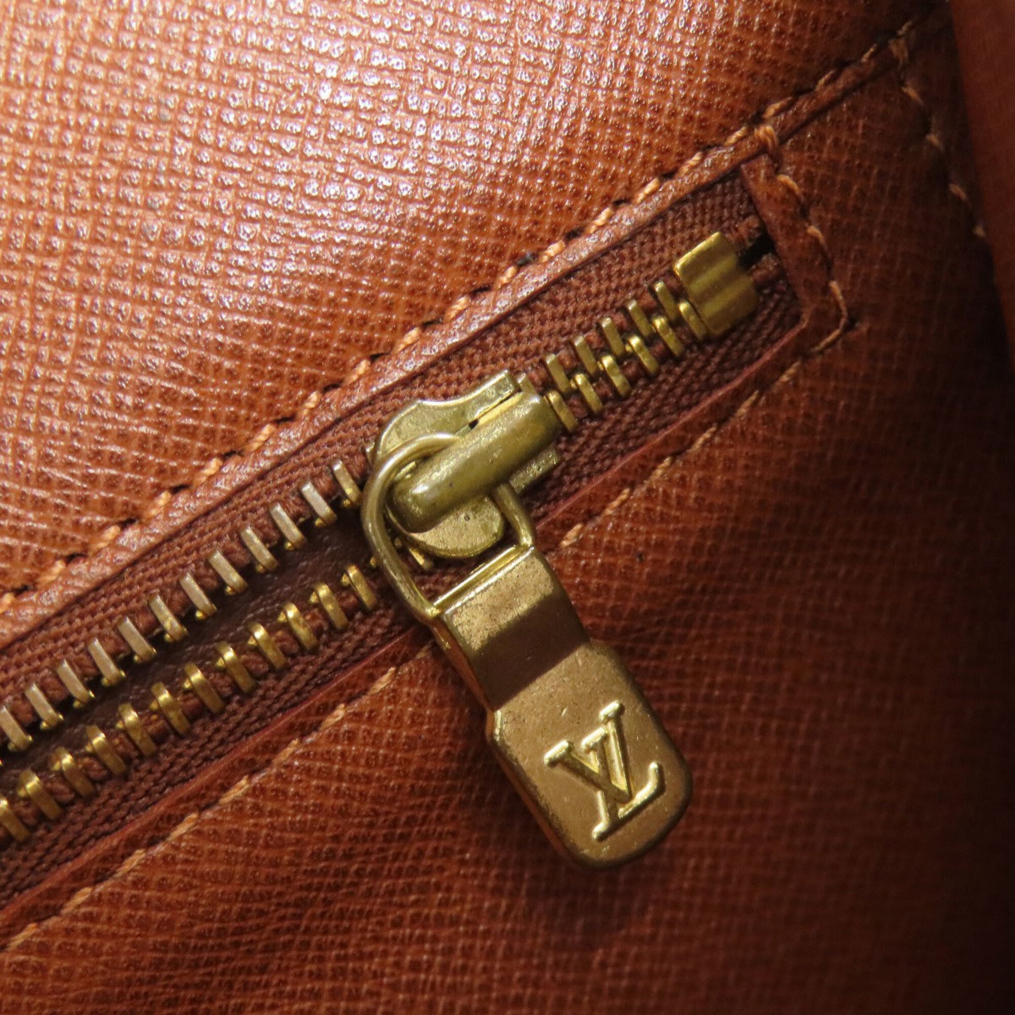 Louis Vuitton Brown Monogram Monogram Canvas Handbag (Pre-Owned)