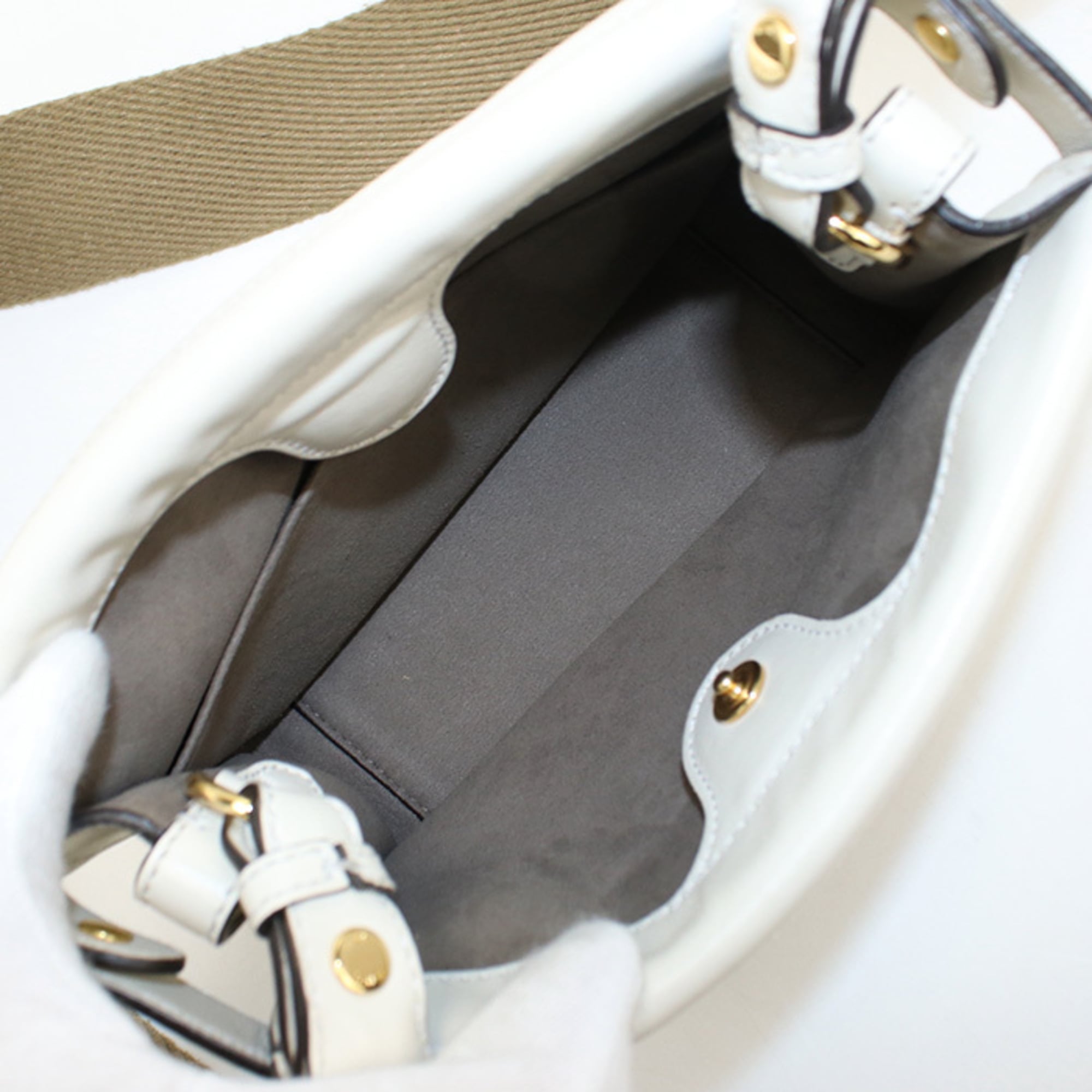 Fendi Ivory Leather Tote Bag (Pre-Owned)