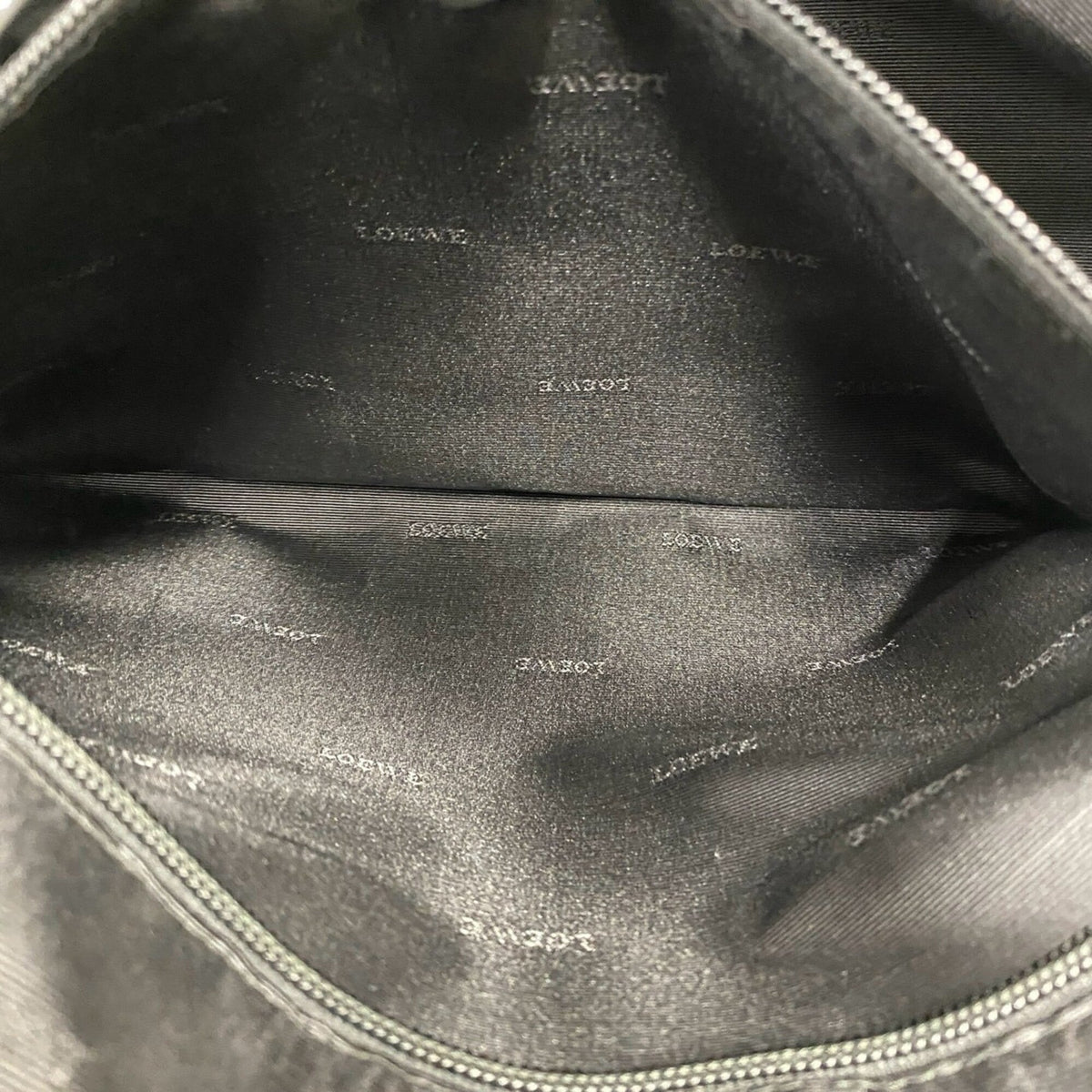 Loewe Black Leather Boston Bag Handbag (Pre-Owned)
