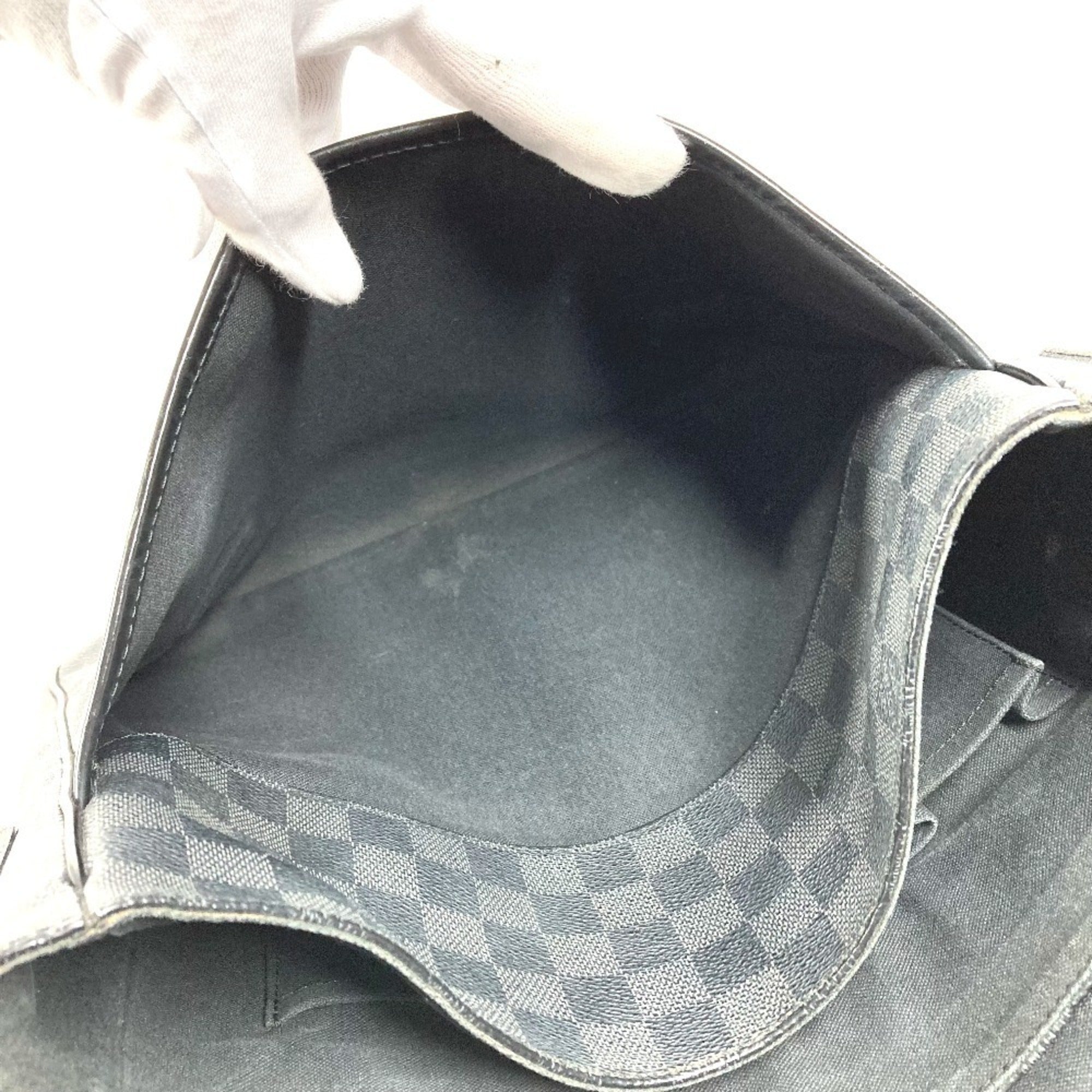 Louis Vuitton Black Damier Graphite Messenger Bag Shoulder Bag (Pre-Owned)