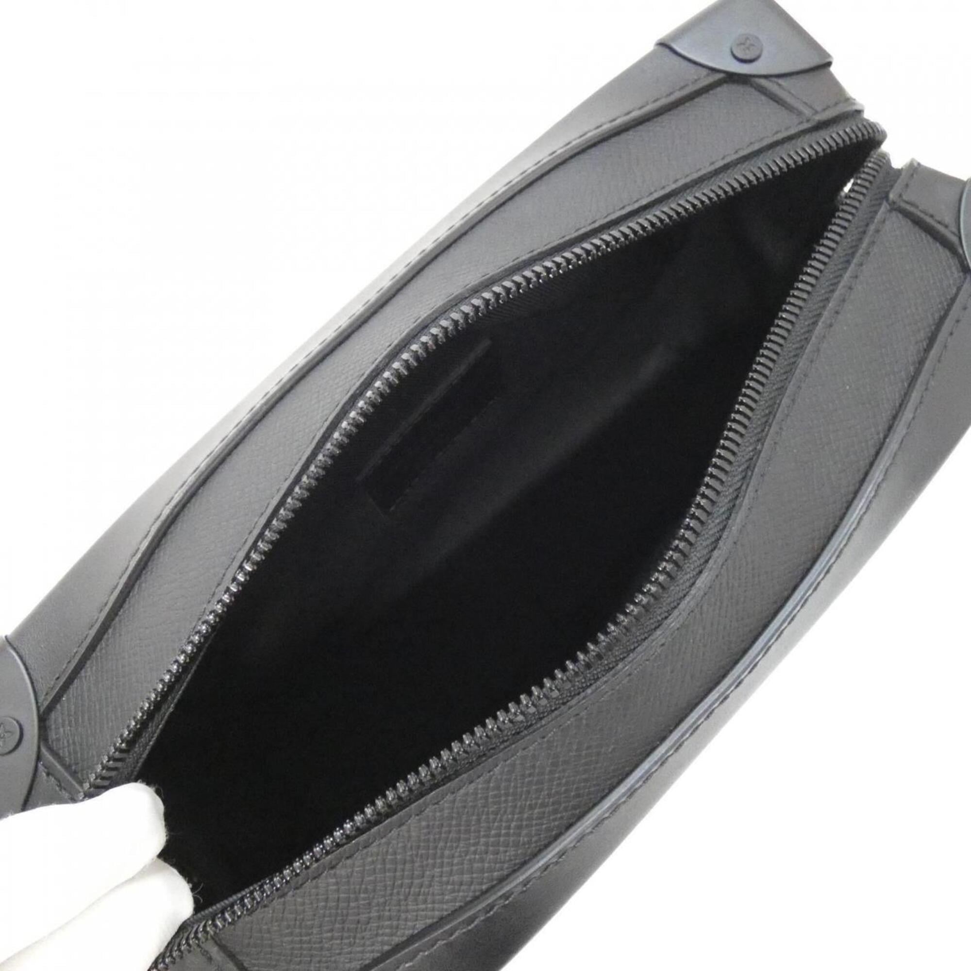 Louis Vuitton Black Leather Shoulder Bag (Pre-Owned)