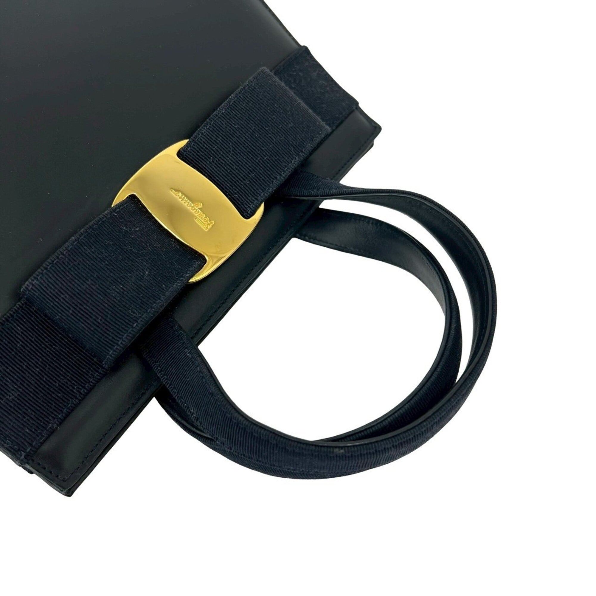 Salvatore Ferragamo Black Leather Handbag Shoulder Bag (Pre-Owned)