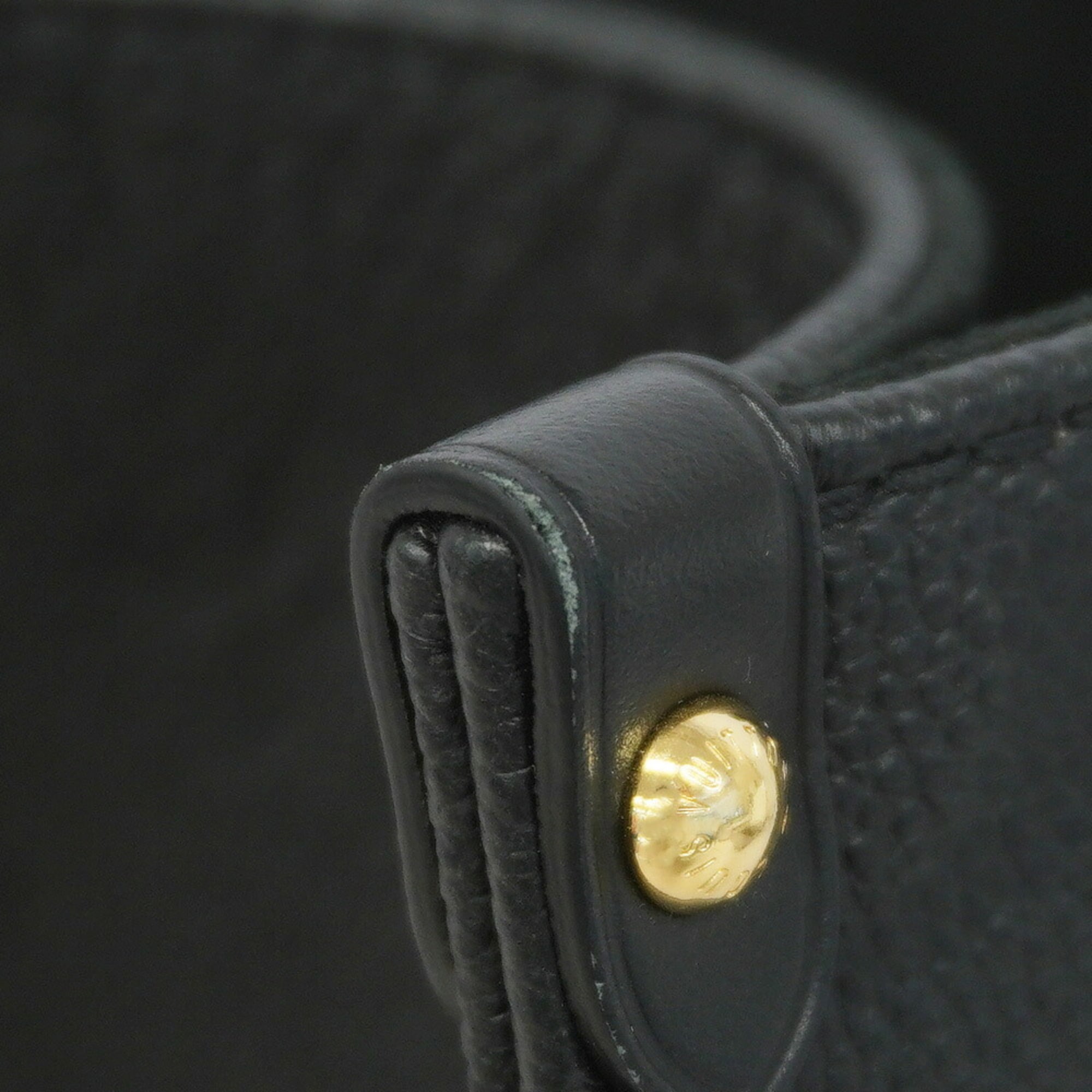 Louis Vuitton Noir Handbag (Pre-Owned)