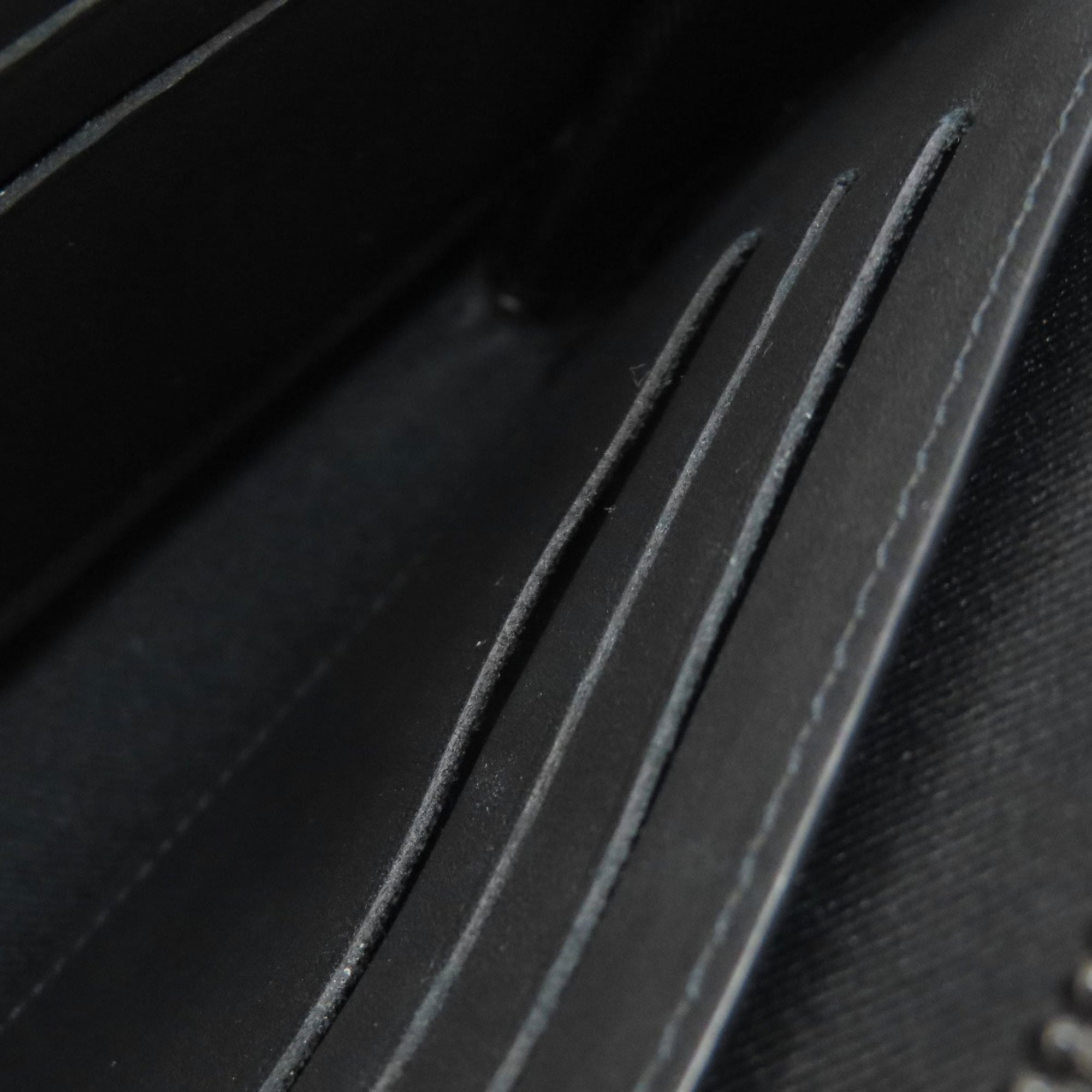 Louis Vuitton Noir Shoulder Bag (Pre-Owned)