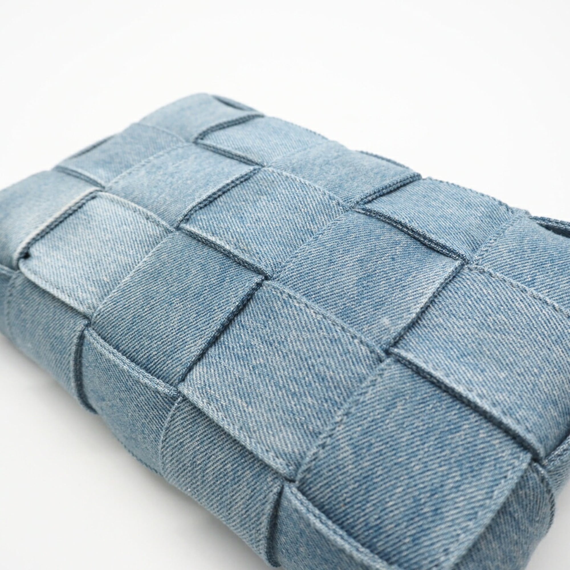 Bottega Veneta Blue Denim Shoulder Bag (Pre-Owned)