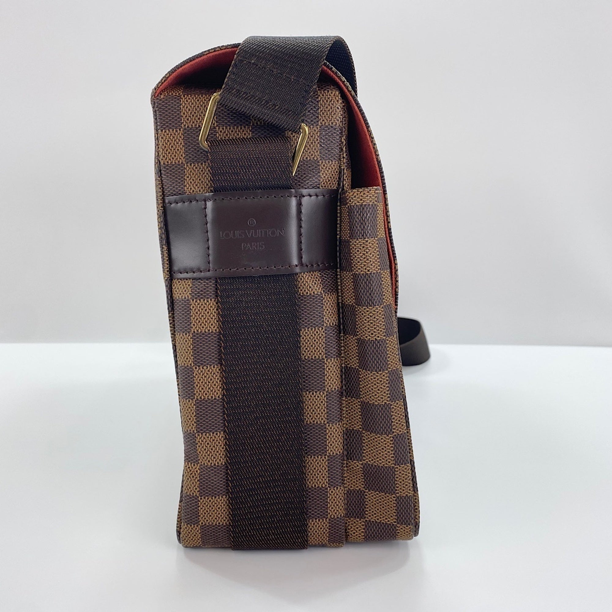 Louis Vuitton Brown Shoulder Bag (Pre-Owned)