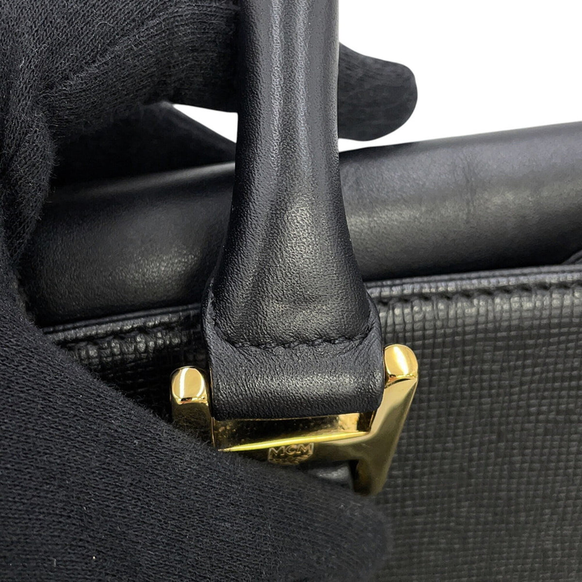 Mcm Black Leather Handbag (Pre-Owned)