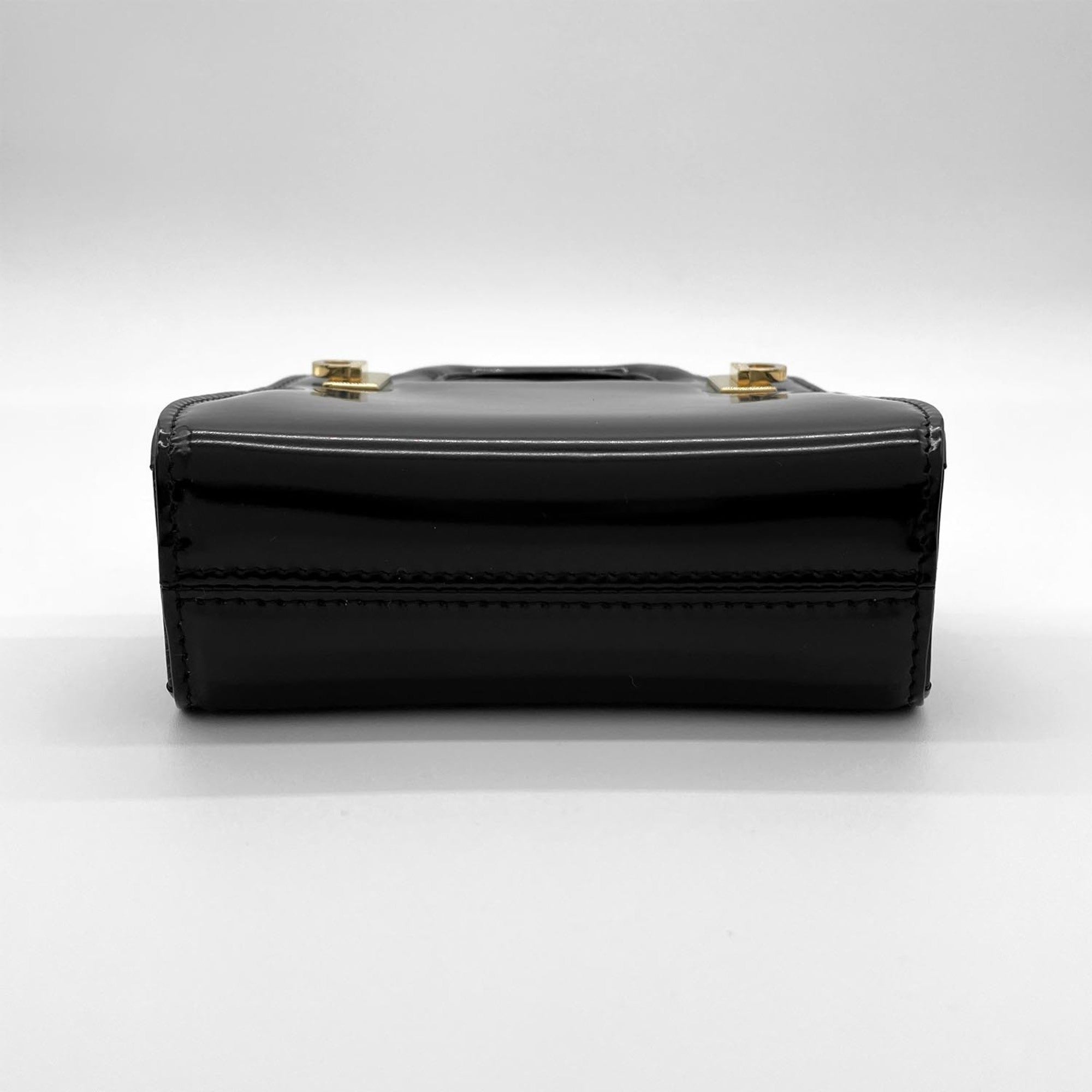Salvatore Ferragamo Black Metal Leather Shoulder Bag (Pre-Owned)