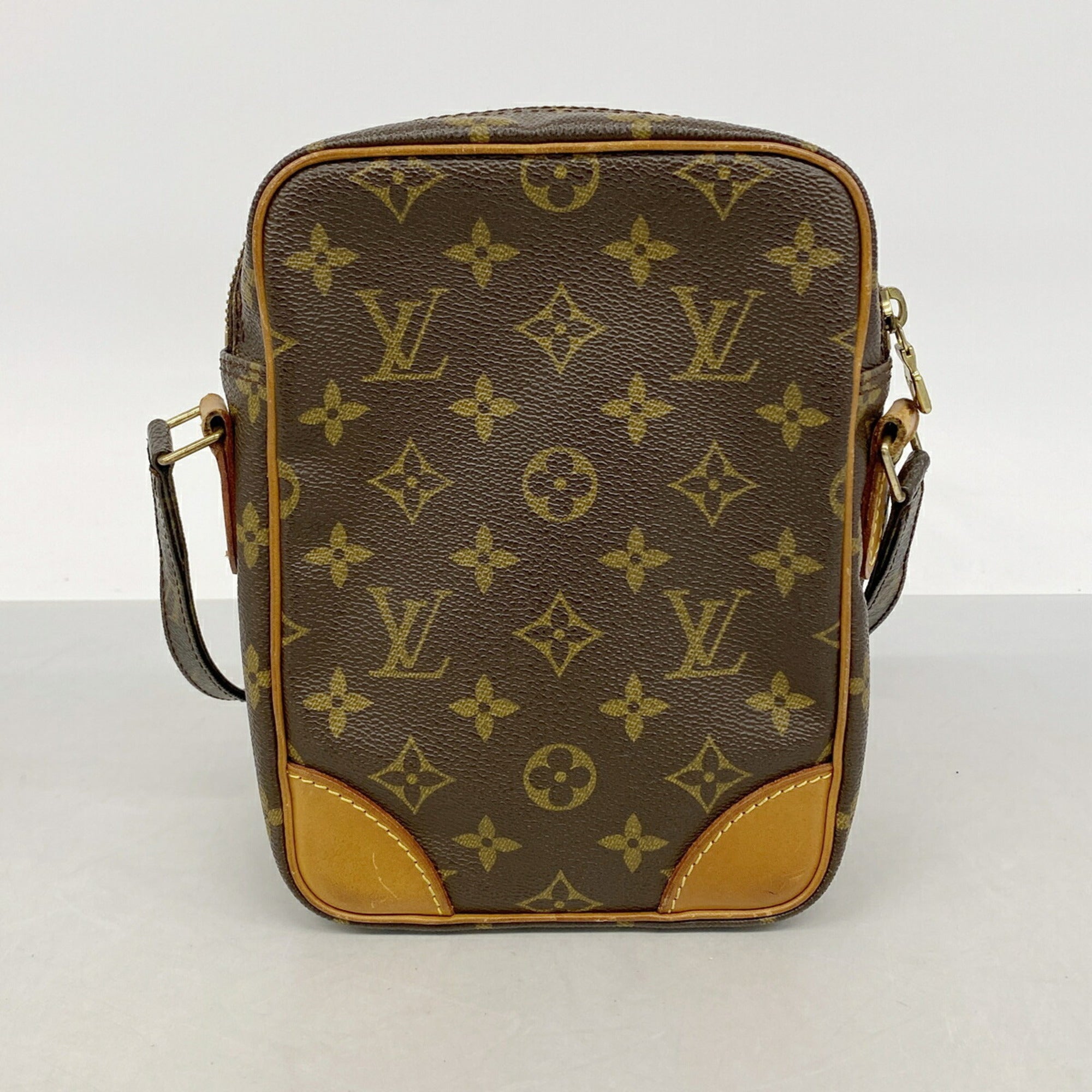 Louis Vuitton Brown Shoulder Bag (Pre-Owned)