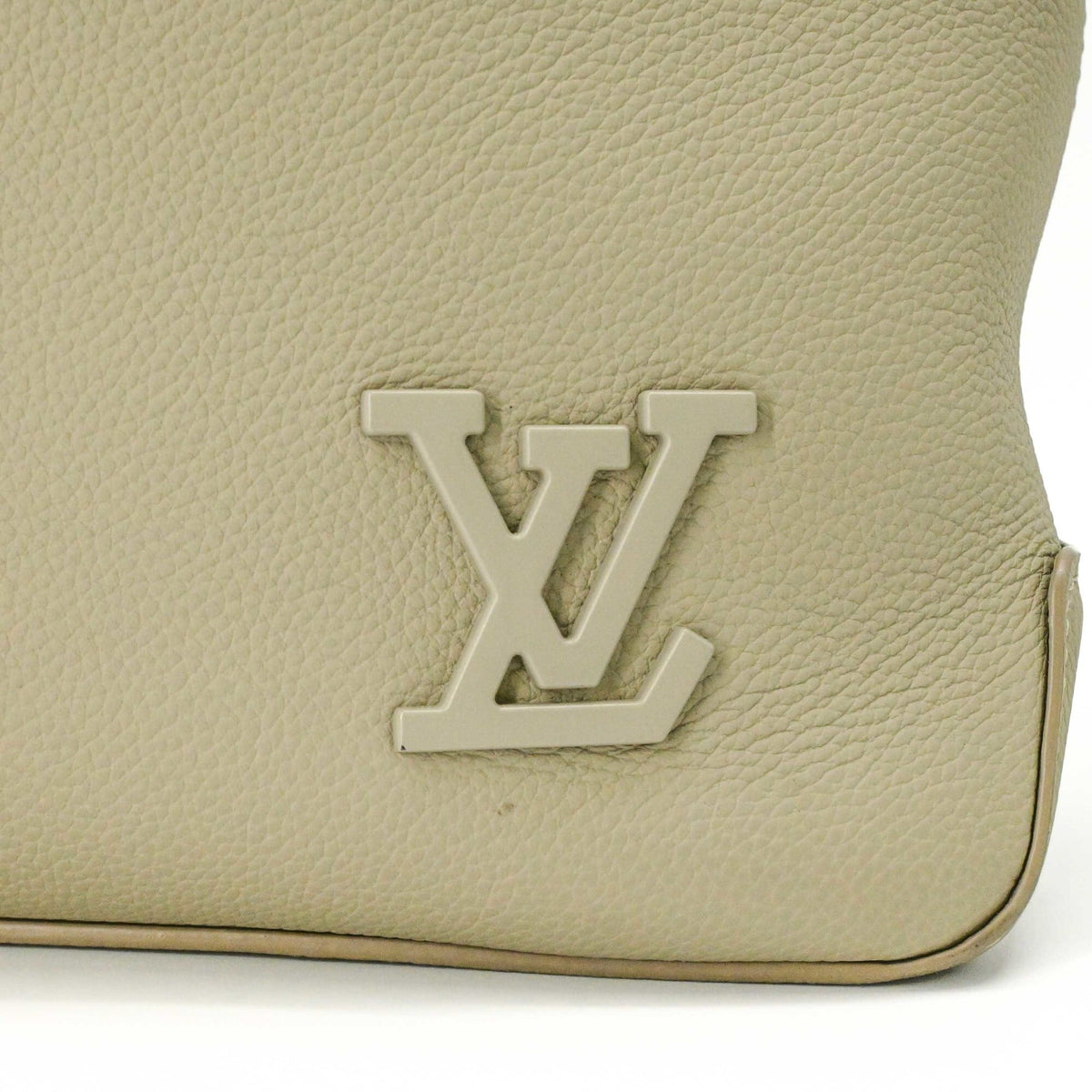 Louis Vuitton Grayish Leather Tote Bag (Pre-Owned)