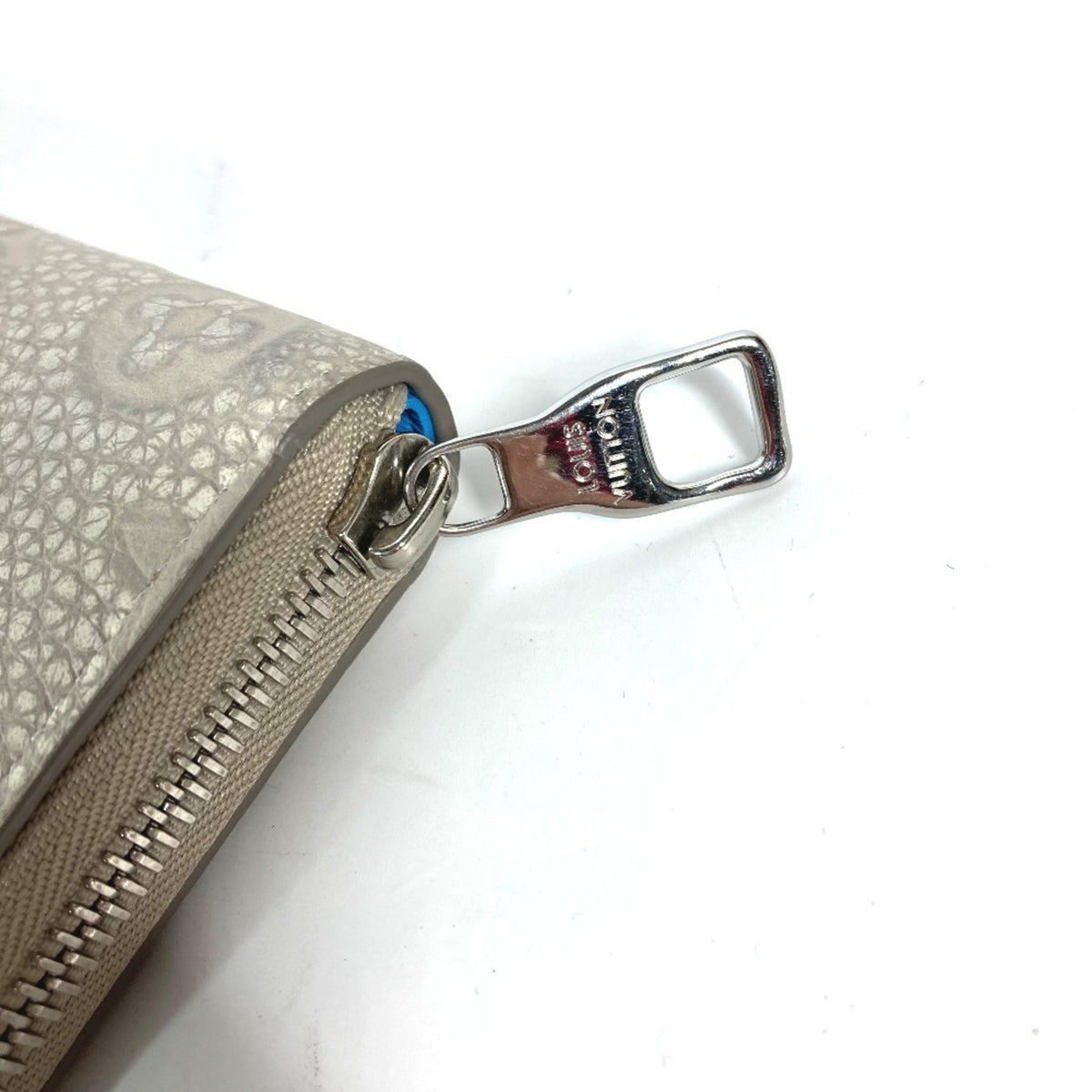 Louis Vuitton Taurillon Beige Blue Leather Long Wallet (Bi-Fold) (Pre-Owned)