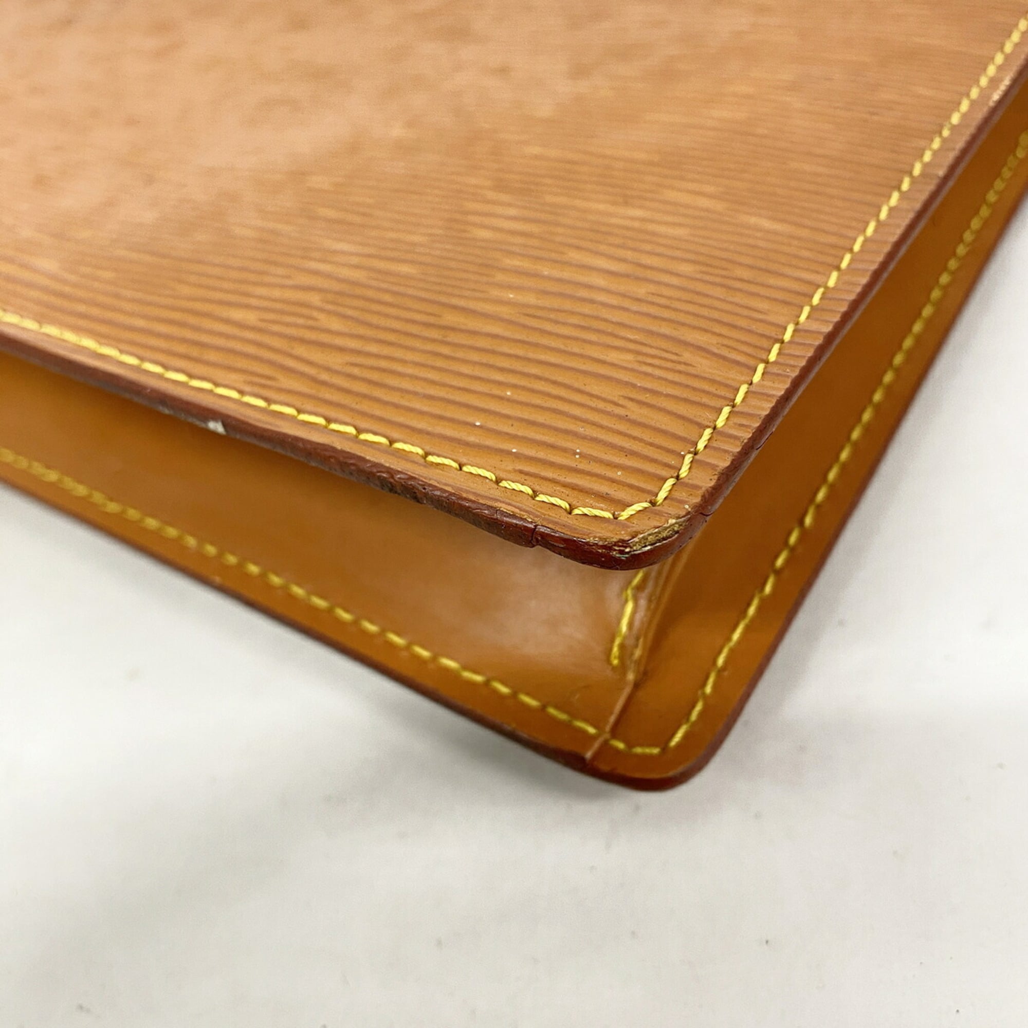 Louis Vuitton Gold Cipango Clutch Bag (Pre-Owned)