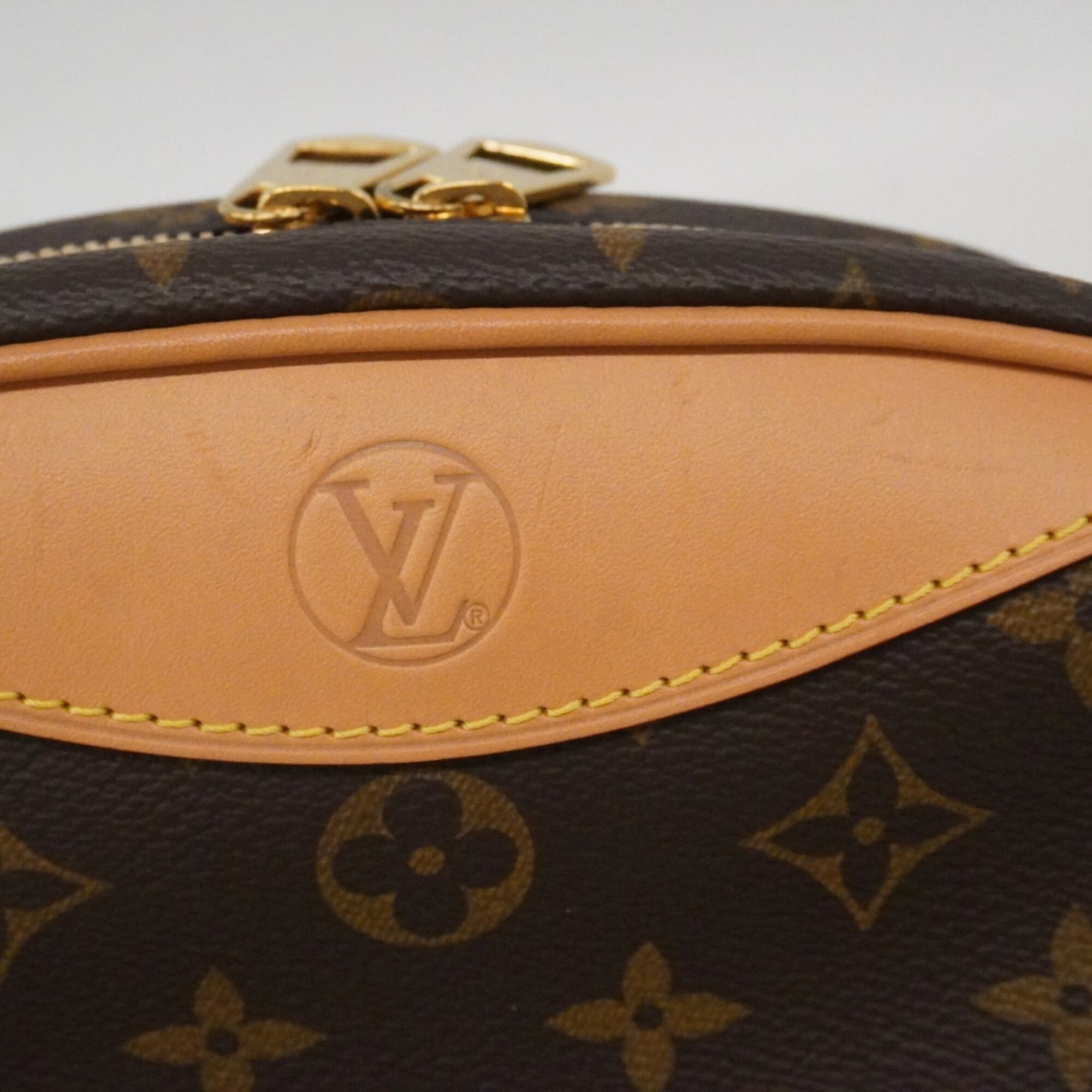 Louis Vuitton Brown Shoulder Bag (Pre-Owned)