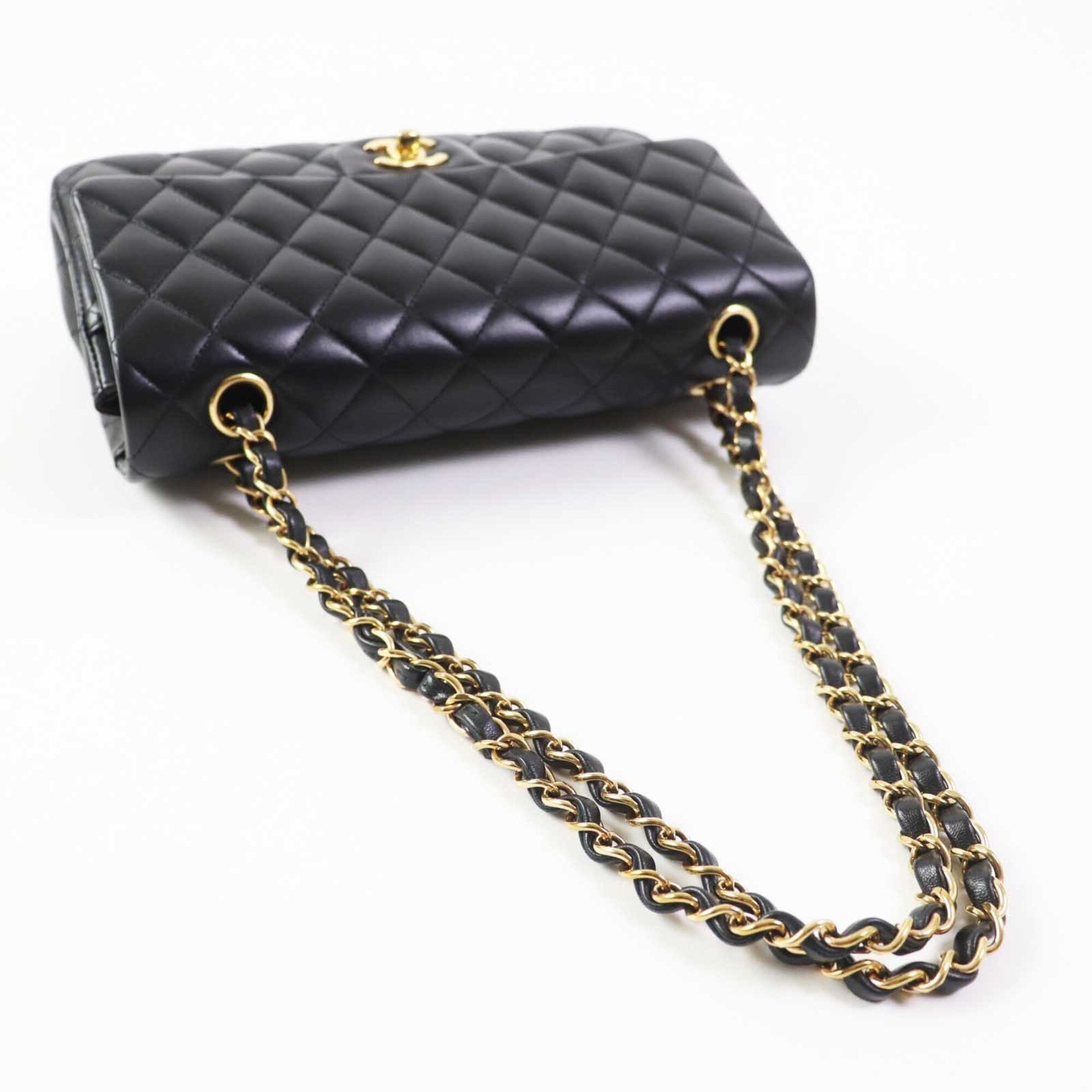 Chanel Black Leather Shoulder Bag (Pre-Owned)