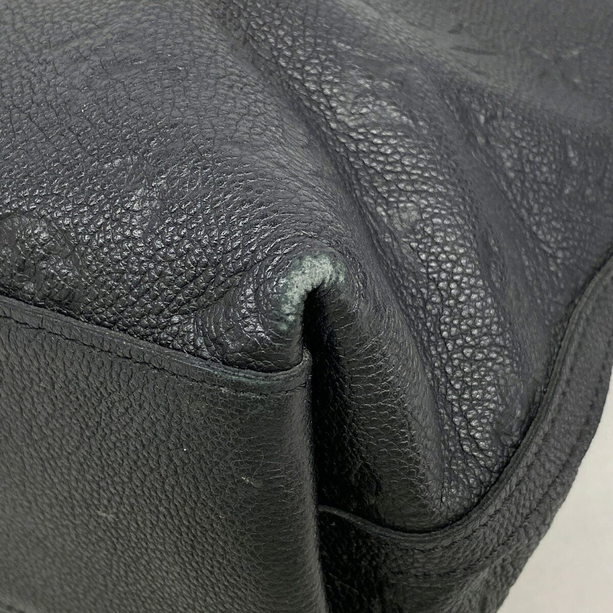 Louis Vuitton Noir Tote Bag (Pre-Owned)