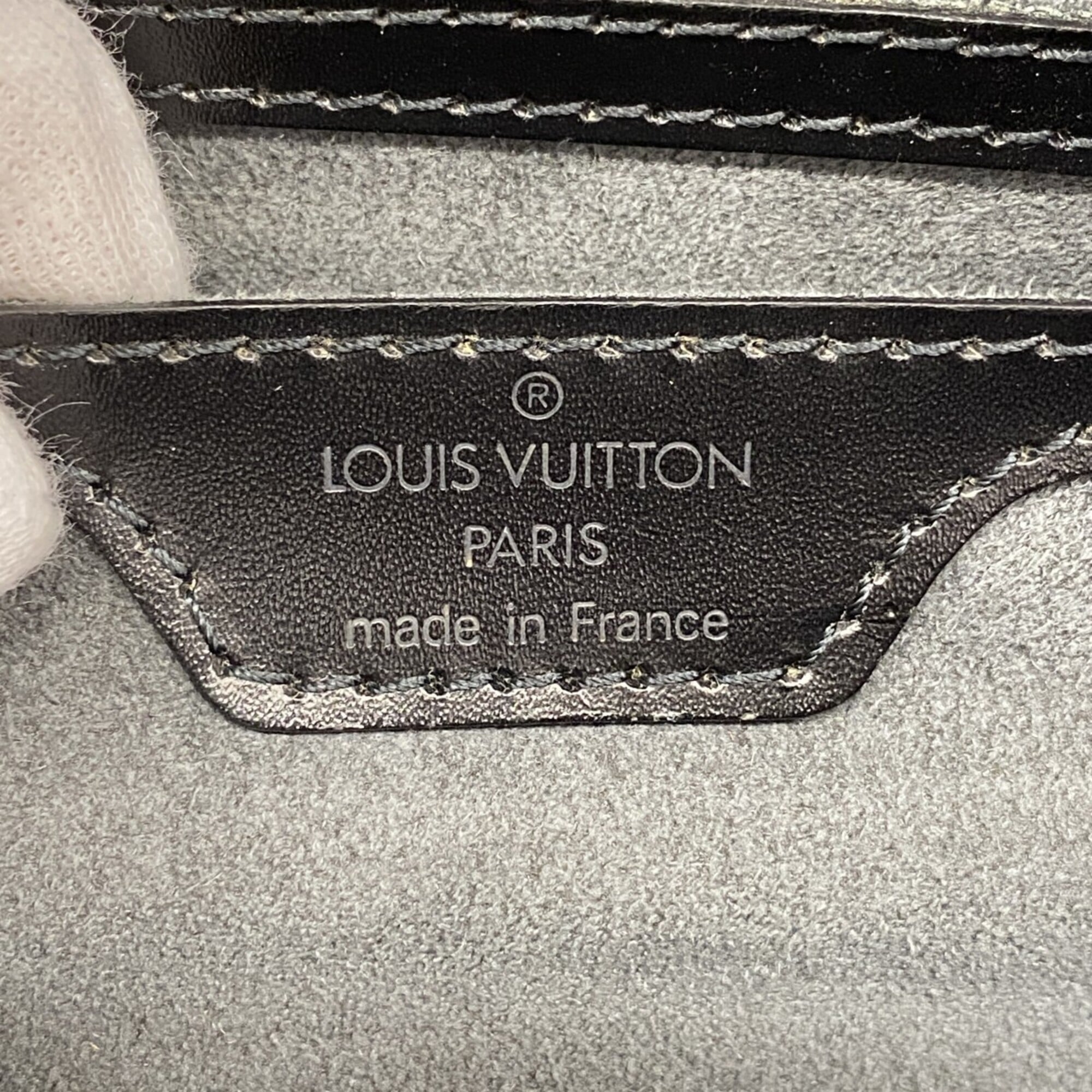 Louis Vuitton Noir Handbag (Pre-Owned)