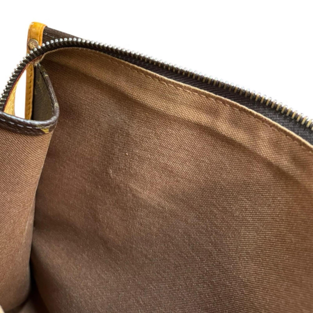 Louis Vuitton Brown Monogram Monogram Shoulder Bag (Pre-Owned)