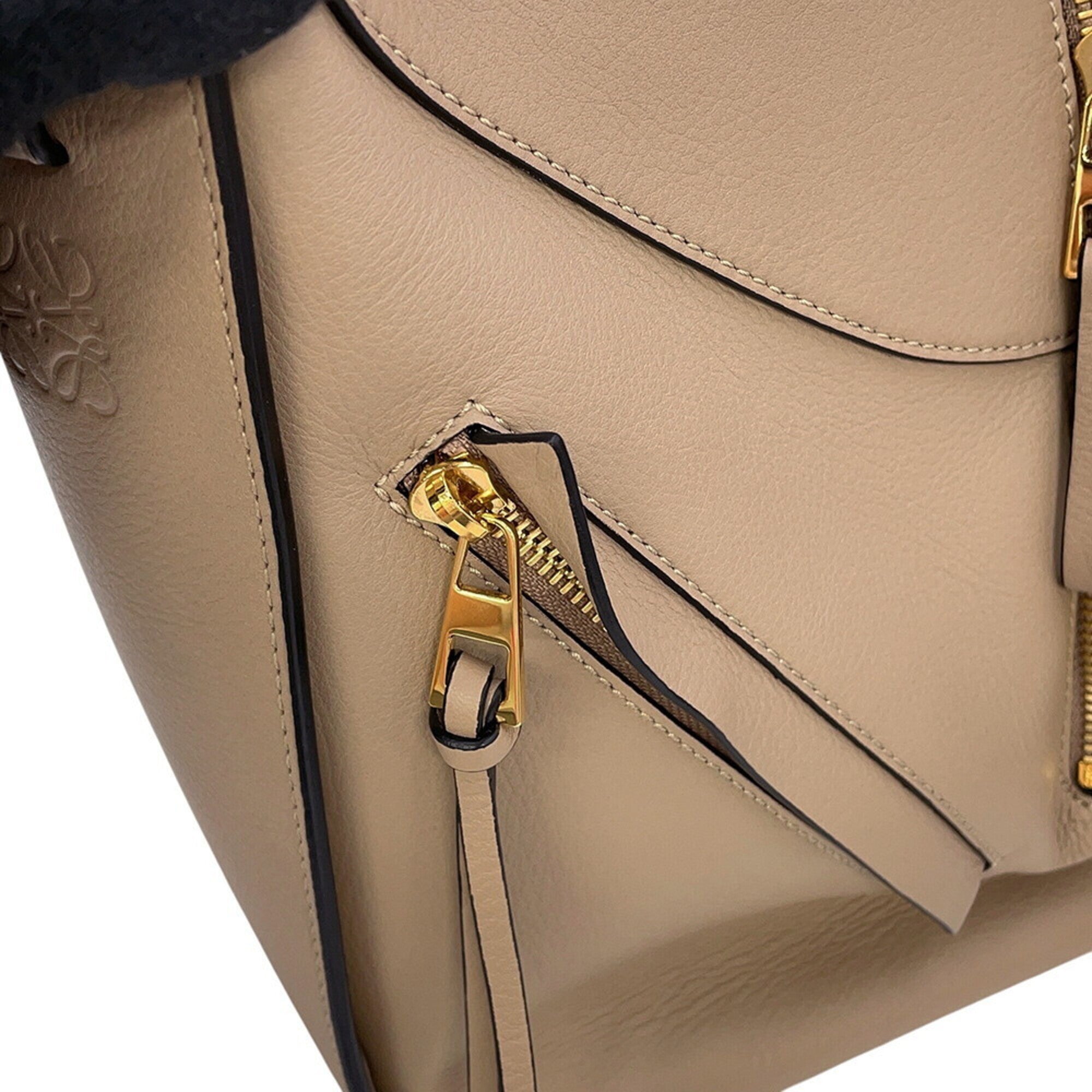 Loewe Hammock Beige Leather Handbag Shoulder Bag (Pre-Owned)