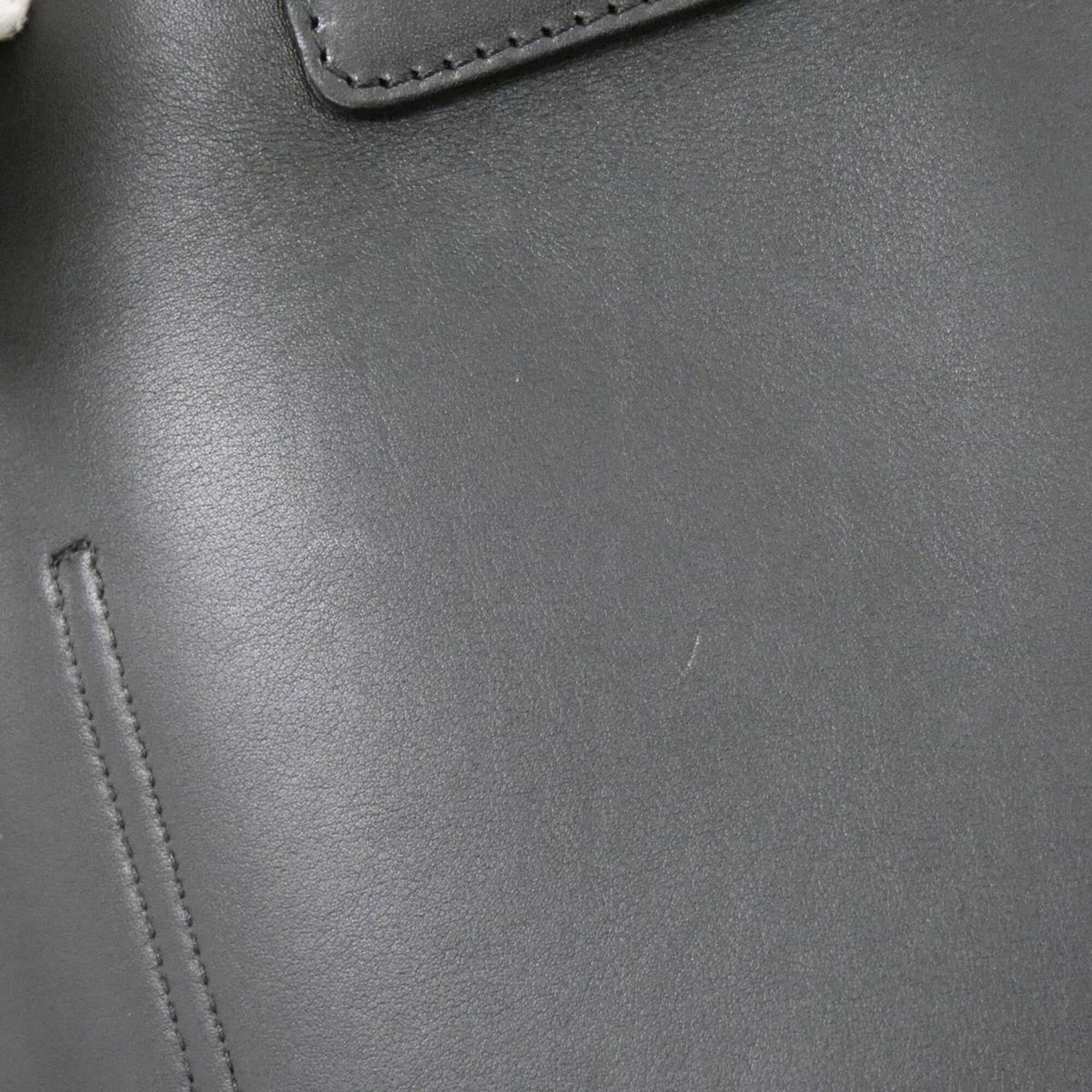 Loewe Black Leather Shoulder Bag (Pre-Owned)