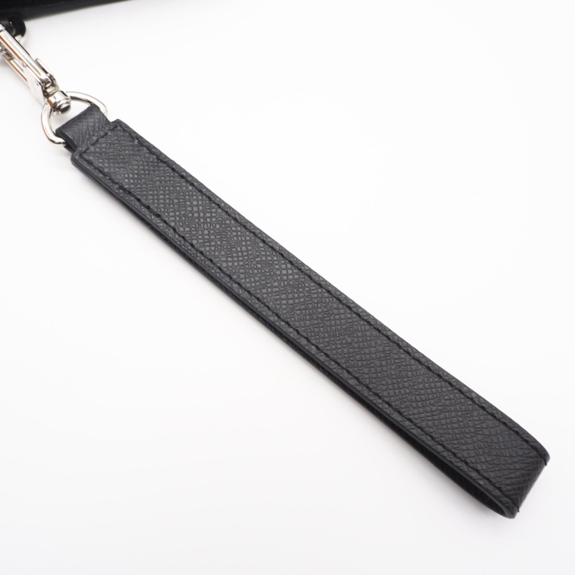 Louis Vuitton Taiga Black Leather Long Wallet (Bi-Fold) (Pre-Owned)