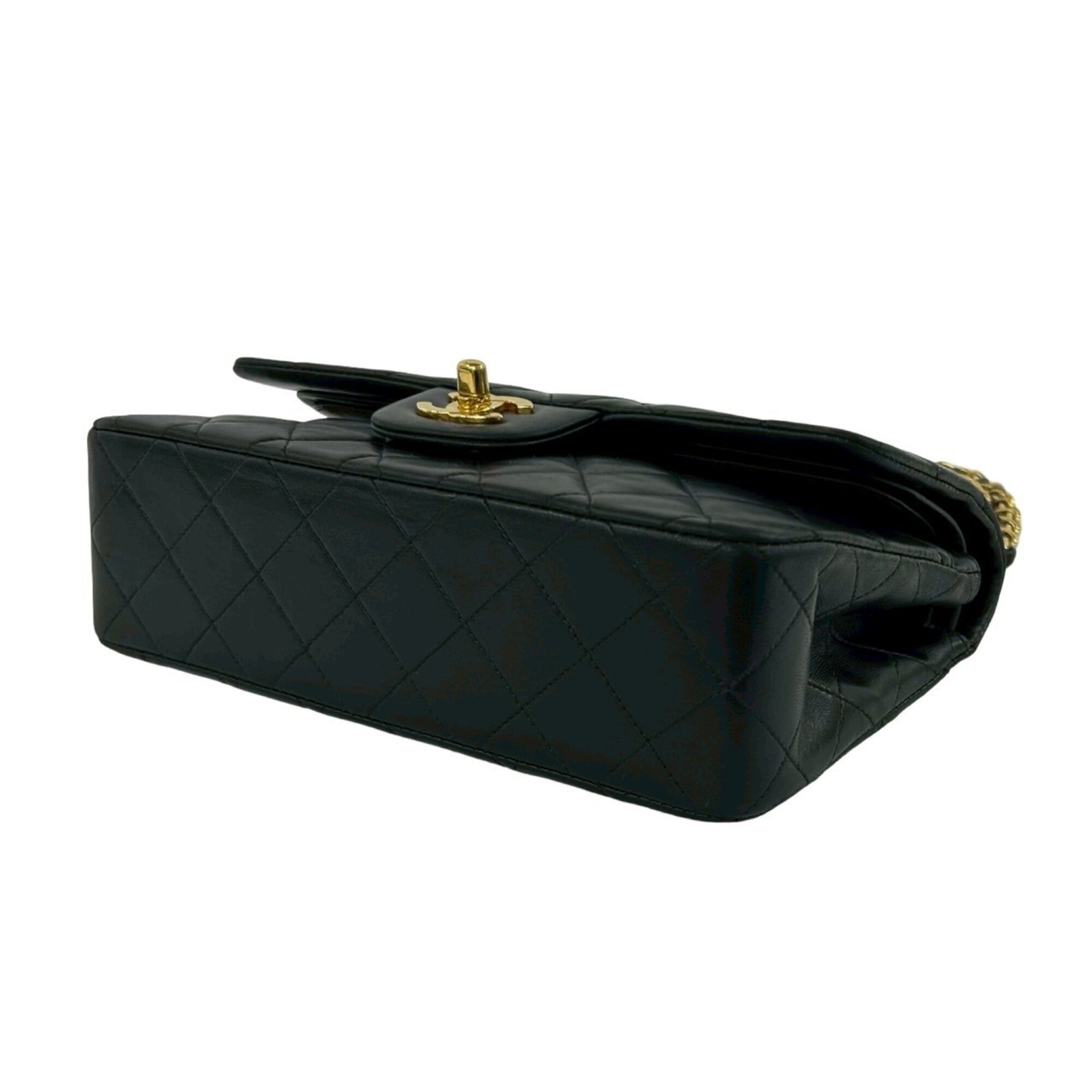 Chanel Black Leather Shoulder Bag (Pre-Owned)