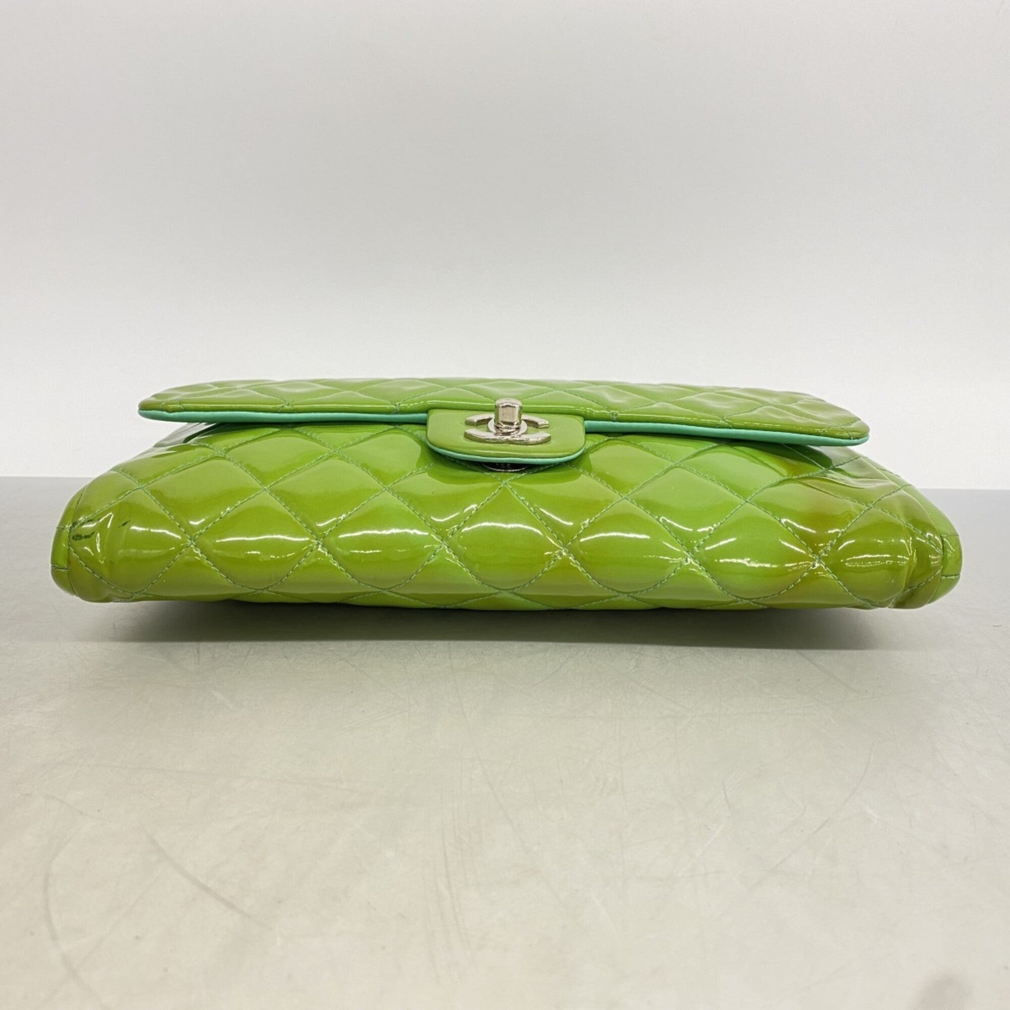 Chanel Green Patent Leather Shoulder Bag (Pre-Owned)