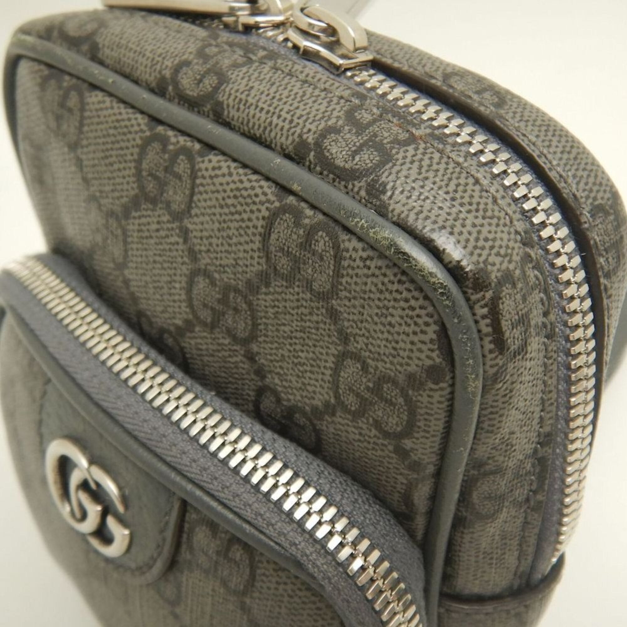Gucci Gray Gg Supreme Canvas Sling Bag (Pre-Owned)
