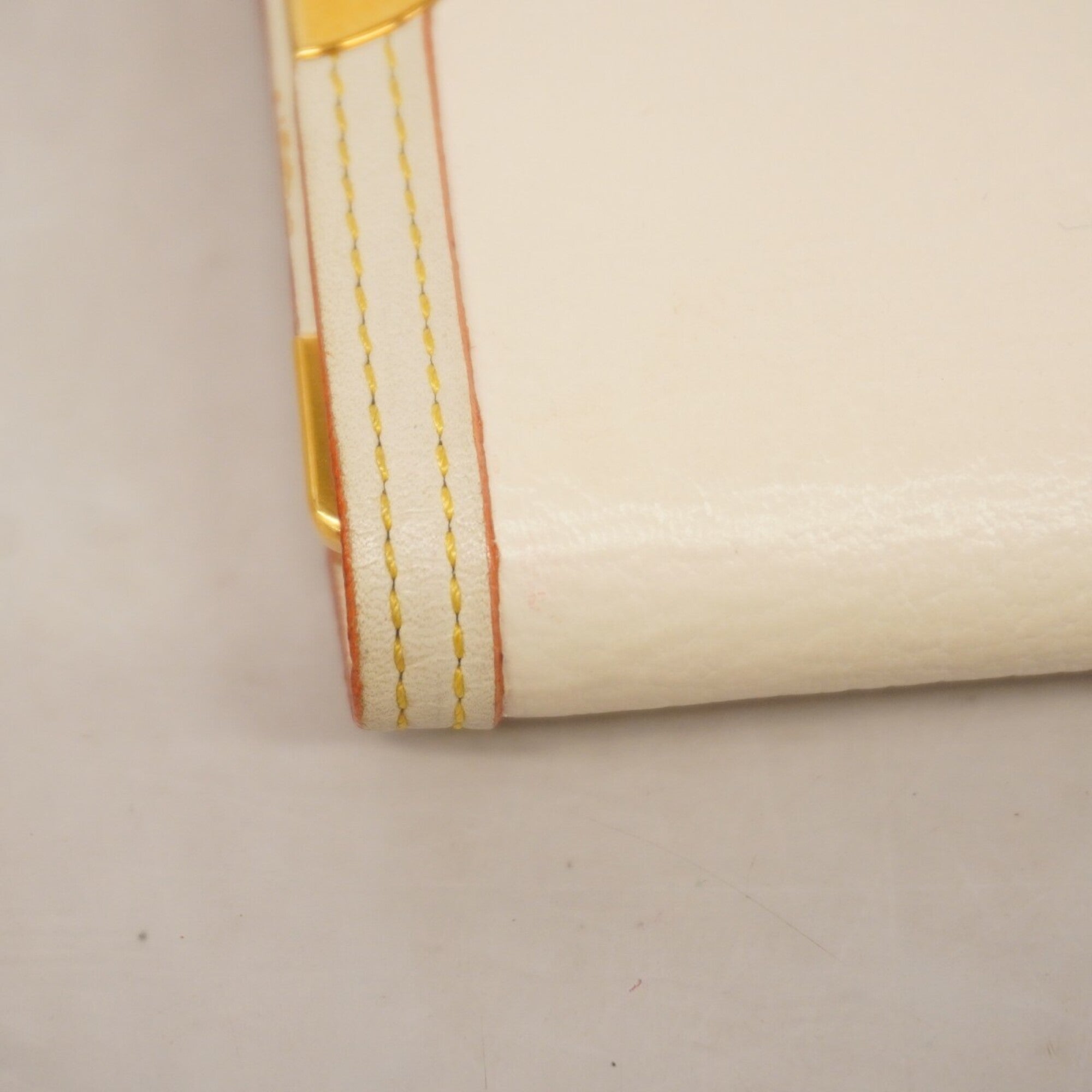 Louis Vuitton Blanc Long Wallet (Tri-Fold) (Pre-Owned)