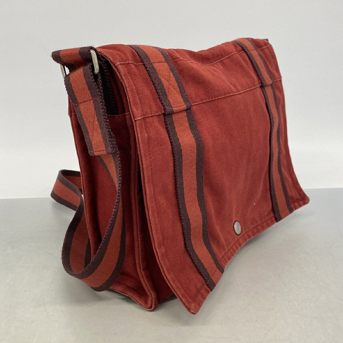 Hermes Bordeaux Canvas Shoulder Bag (Pre-Owned)