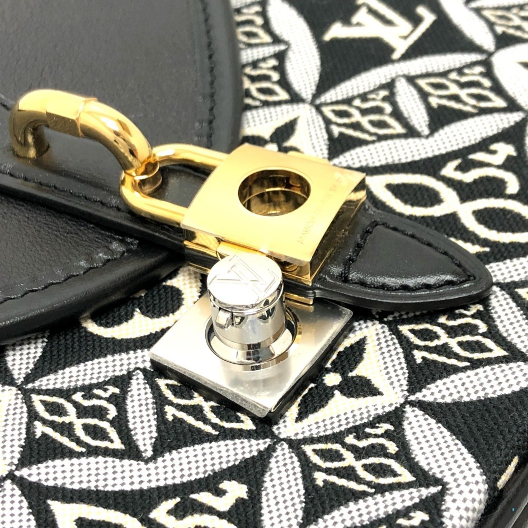 Louis Vuitton Black Navy Canvas Leather Shoulder Bag (Pre-Owned)
