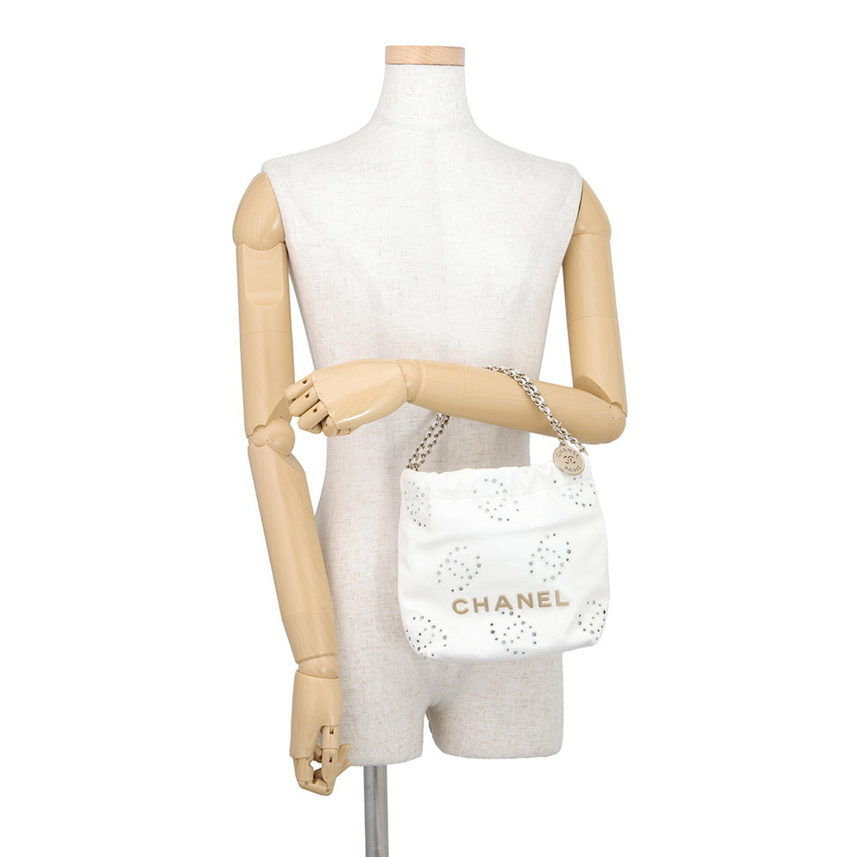 Chanel White Leather Handbag (Pre-Owned)