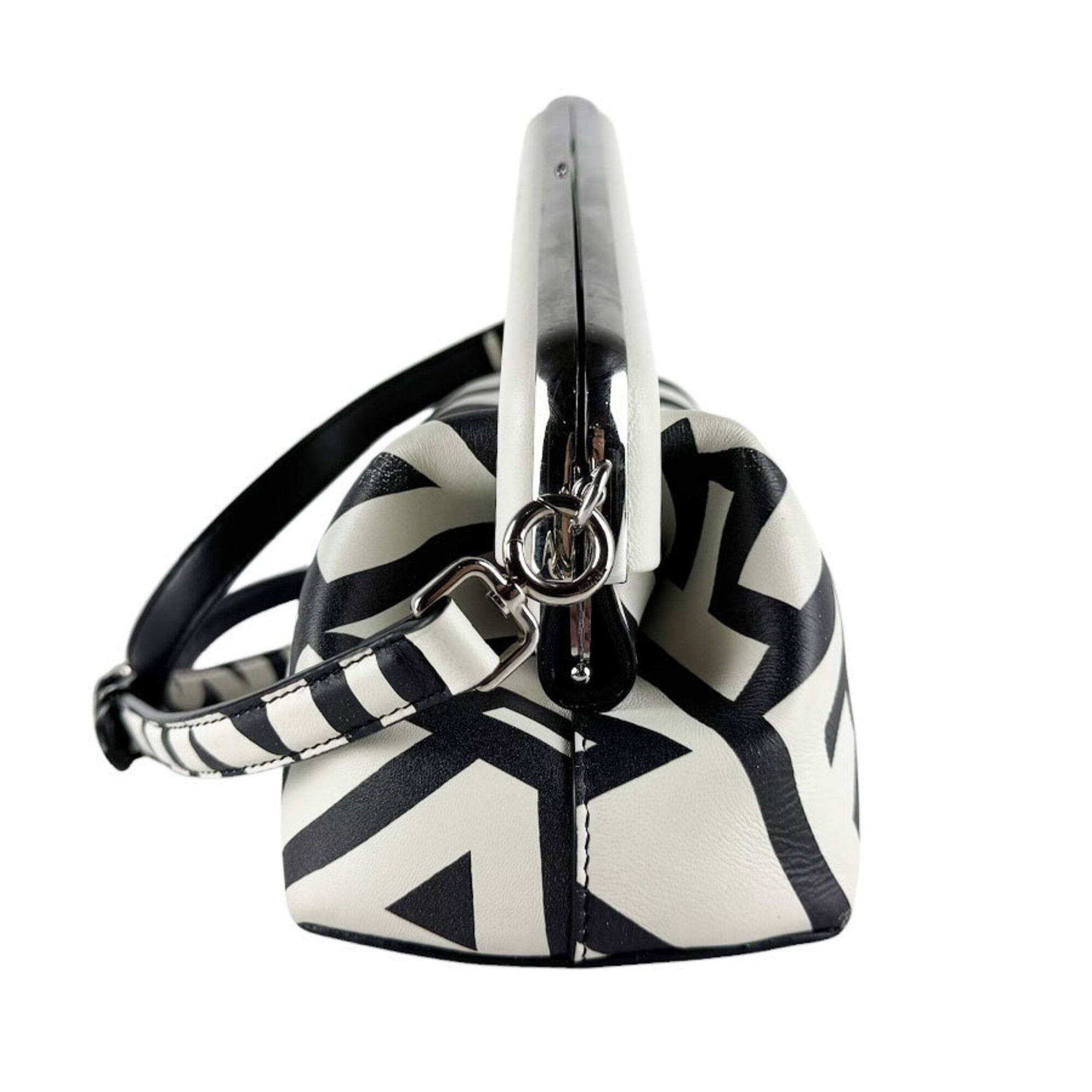 Fendi Black White Leather Shoulder Bag (Pre-Owned)