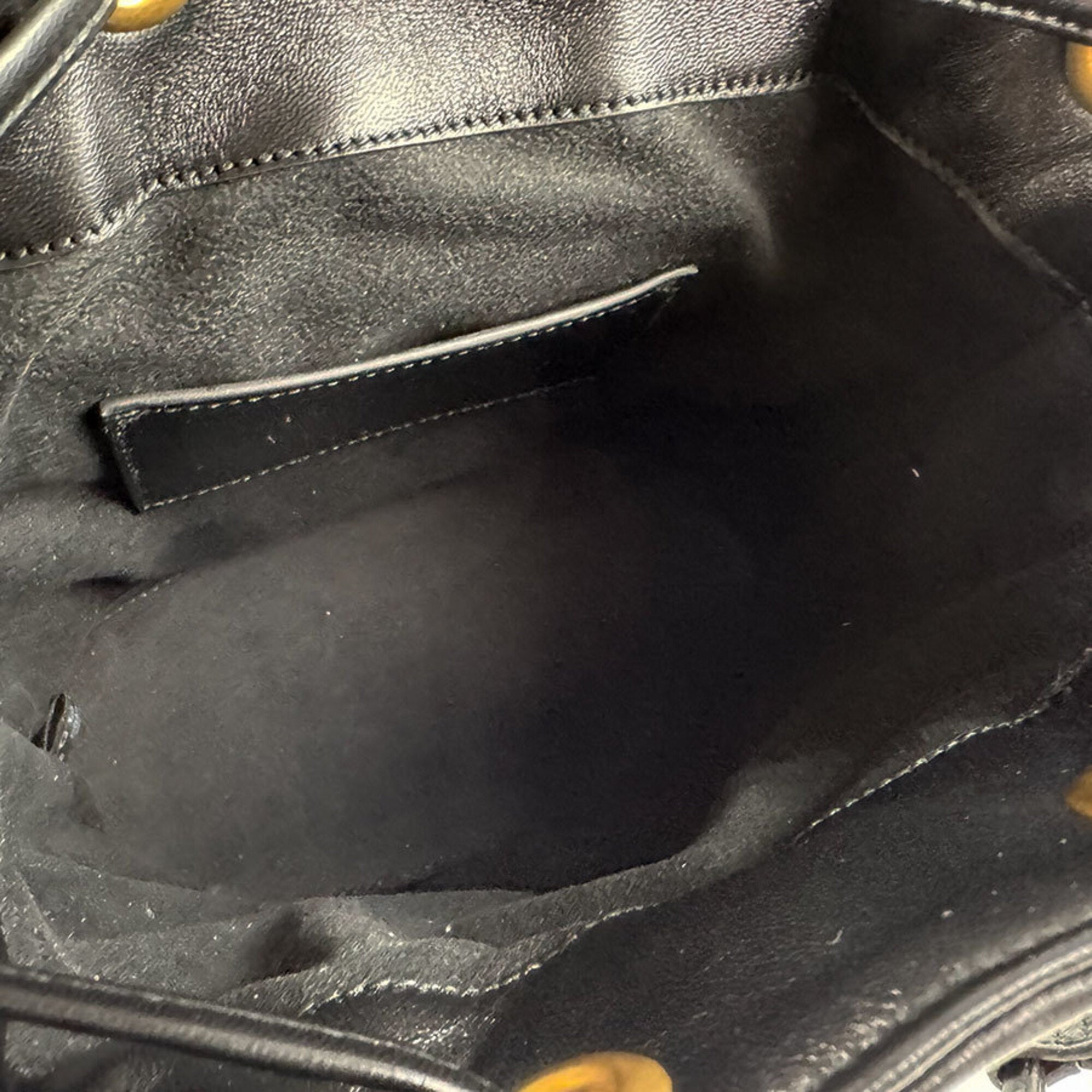 Gucci Black Leather Backpack (Pre-Owned)