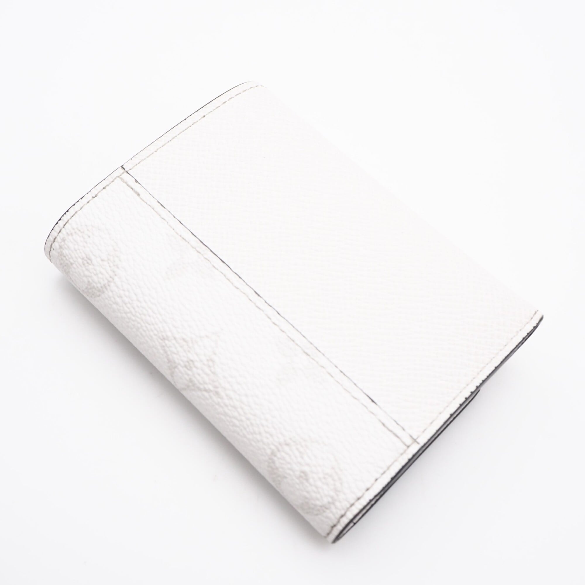 Louis Vuitton Taigarama Gray White Coated Canvas Leather Wallet (Tri-Fold) (Pre-Owned)