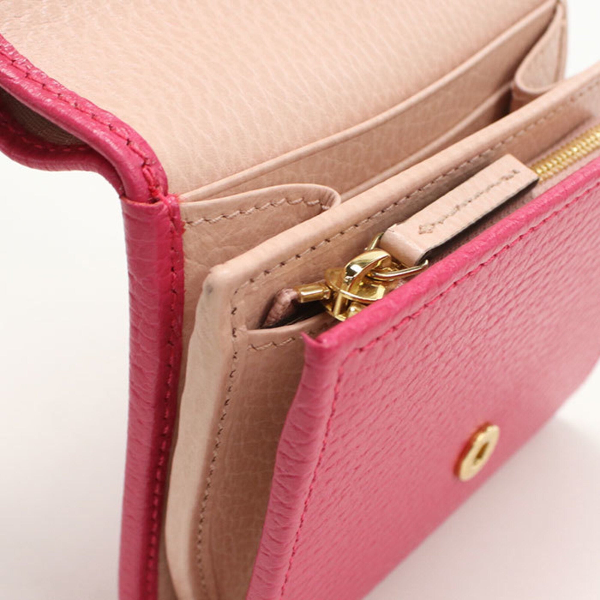 Gucci Pink Leather Wallet (Bi-Fold) (Pre-Owned)
