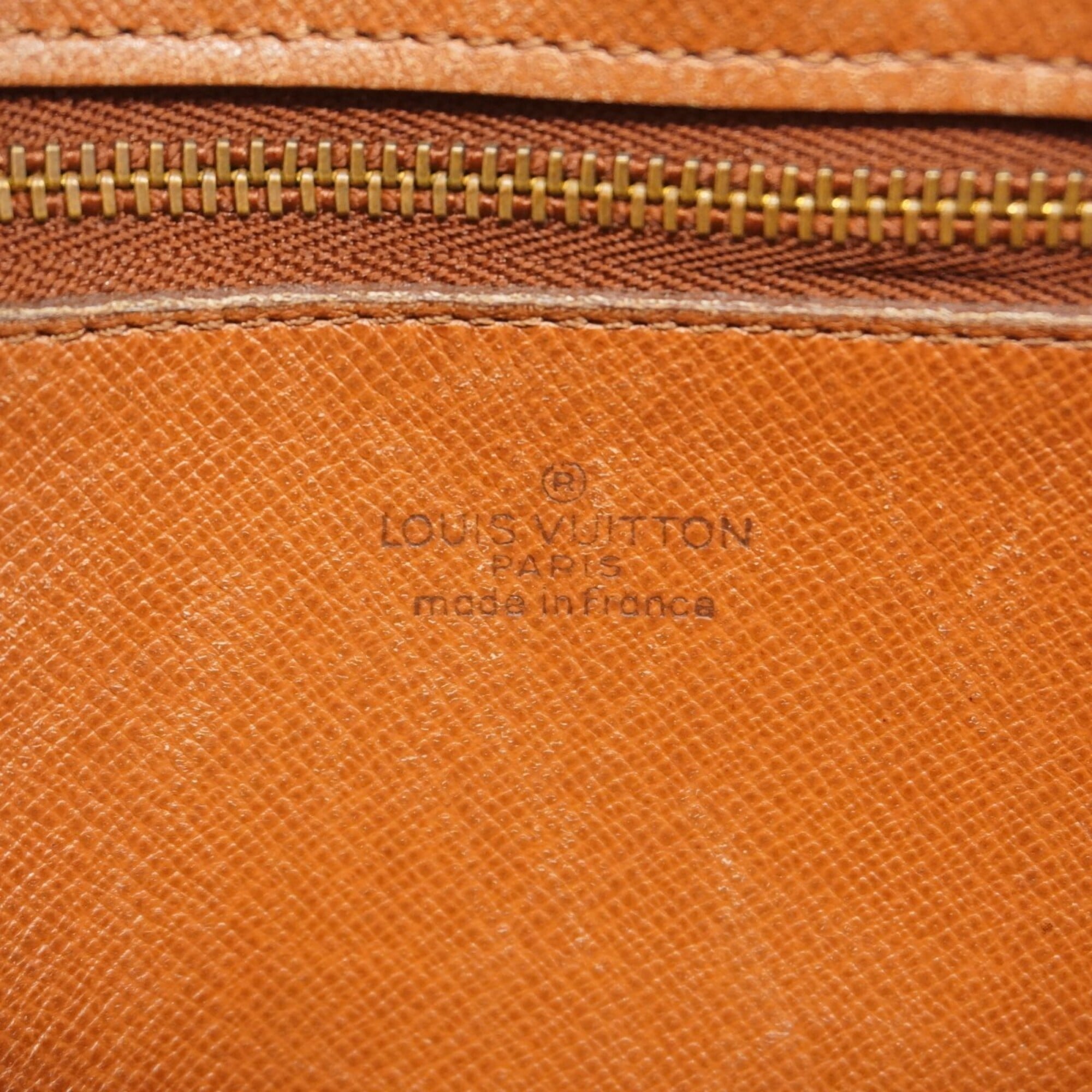 Louis Vuitton Brown Clutch Bag (Pre-Owned)