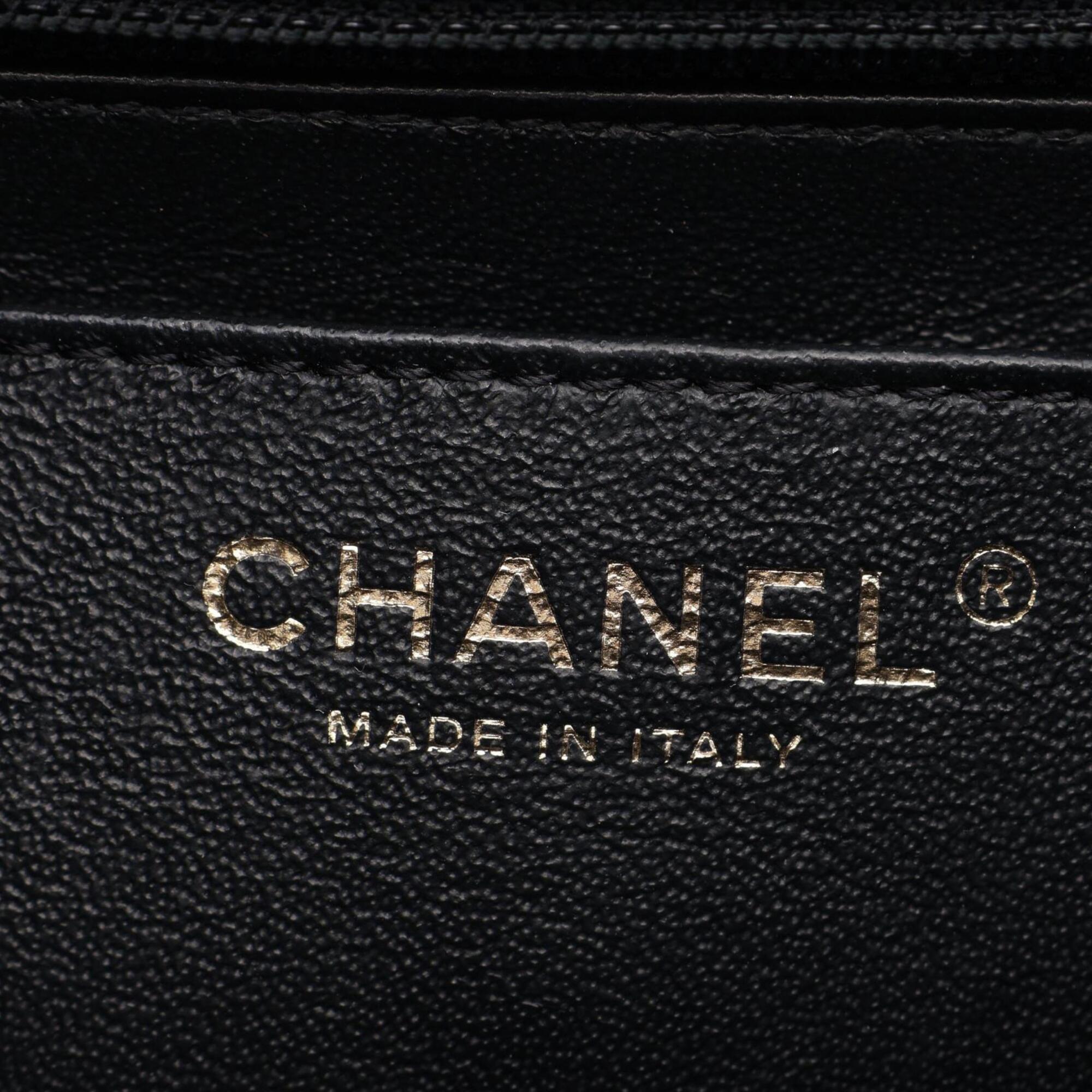 Chanel Black Leather Handbag Shoulder Bag (Pre-Owned)