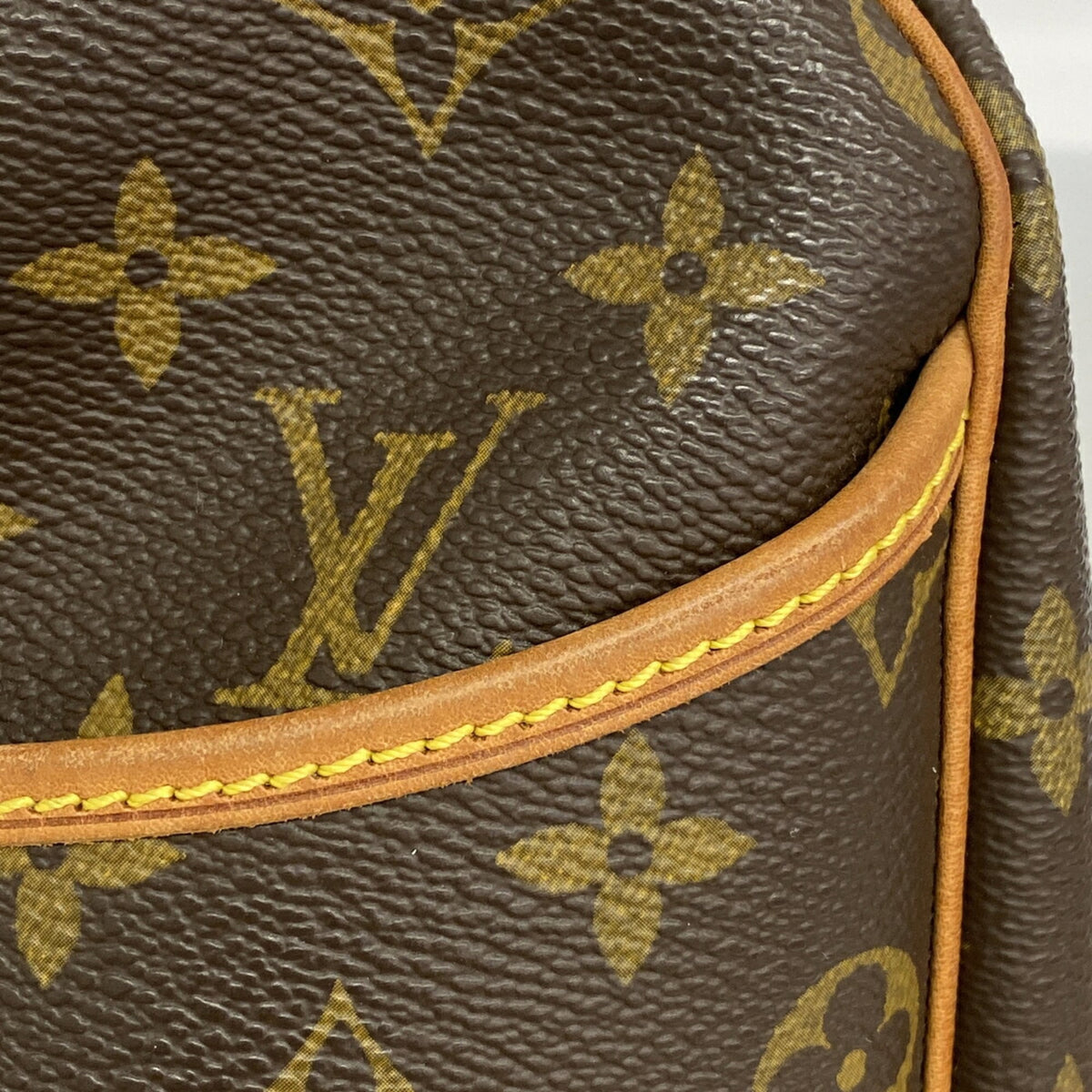 Louis Vuitton Brown Handbag (Pre-Owned)
