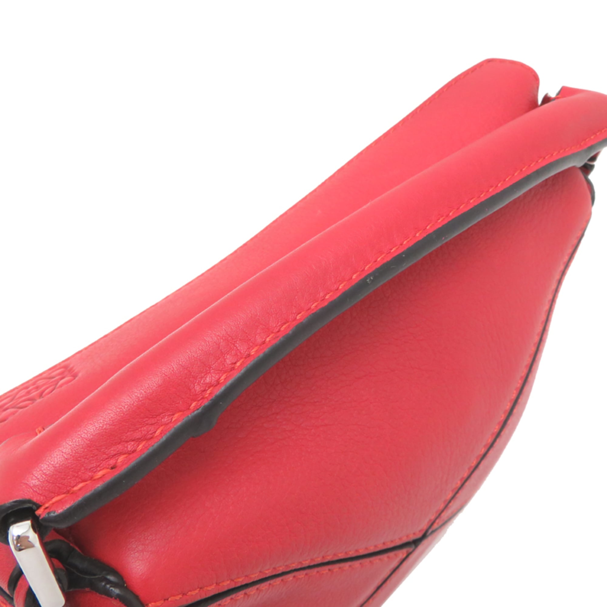 Loewe Red Color Leather Handbag (Pre-Owned)
