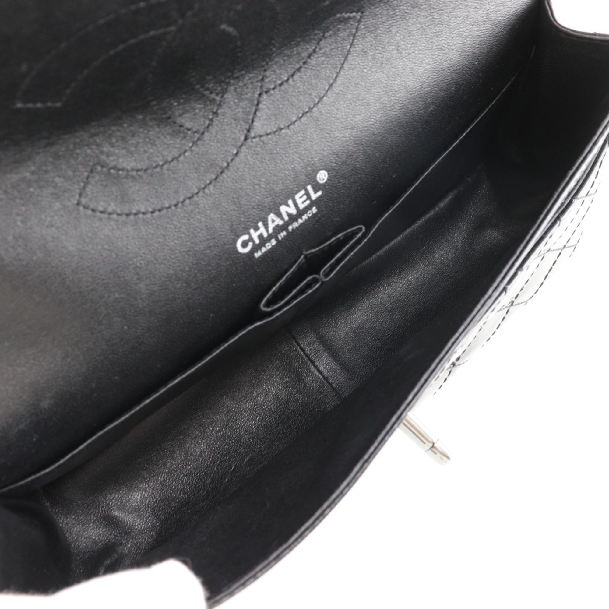 Chanel Black Patent Leather Shoulder Bag (Pre-Owned)